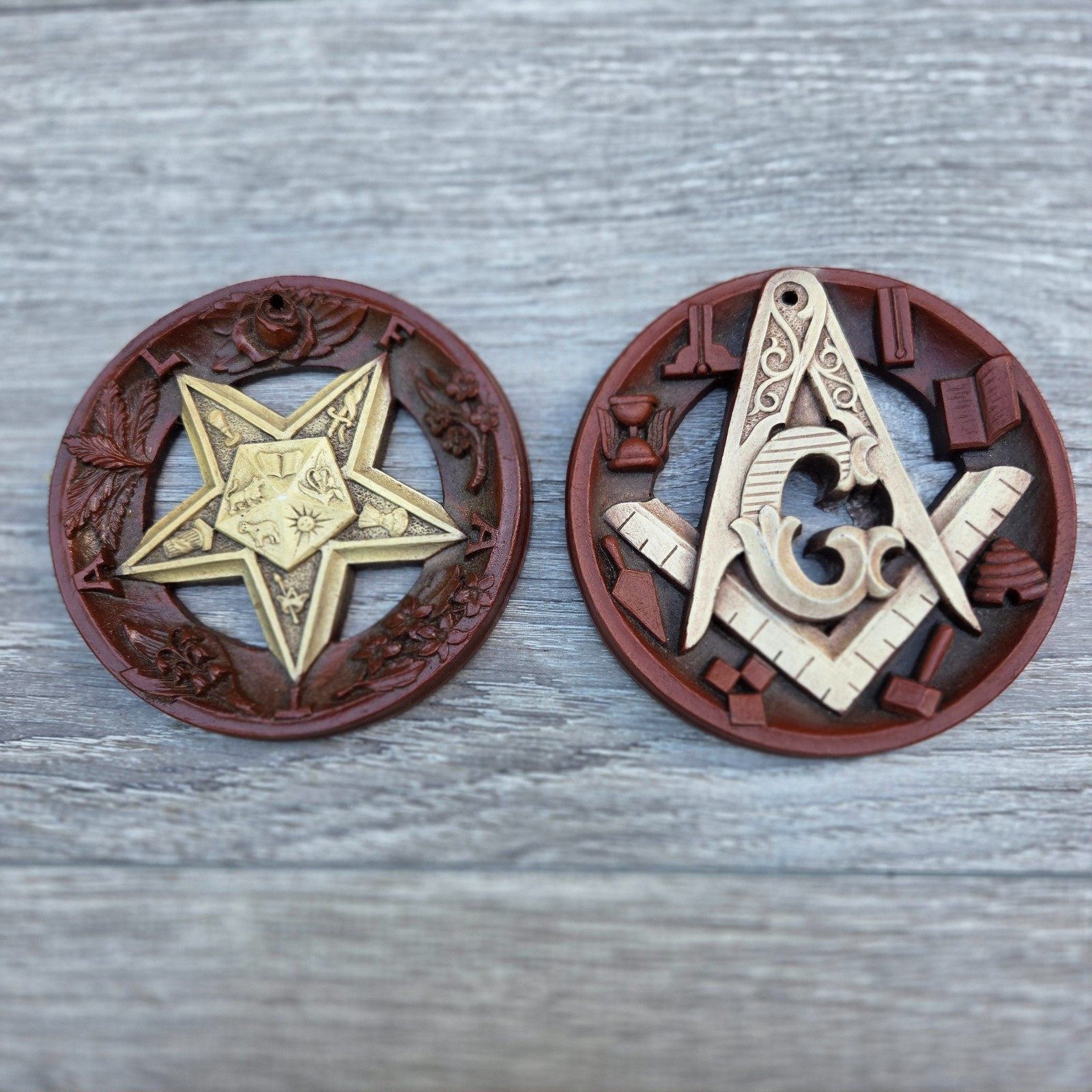 VTG Masonic & Order of the Eastern Star Round Wall Plaques Resin Lot of 2 In Box