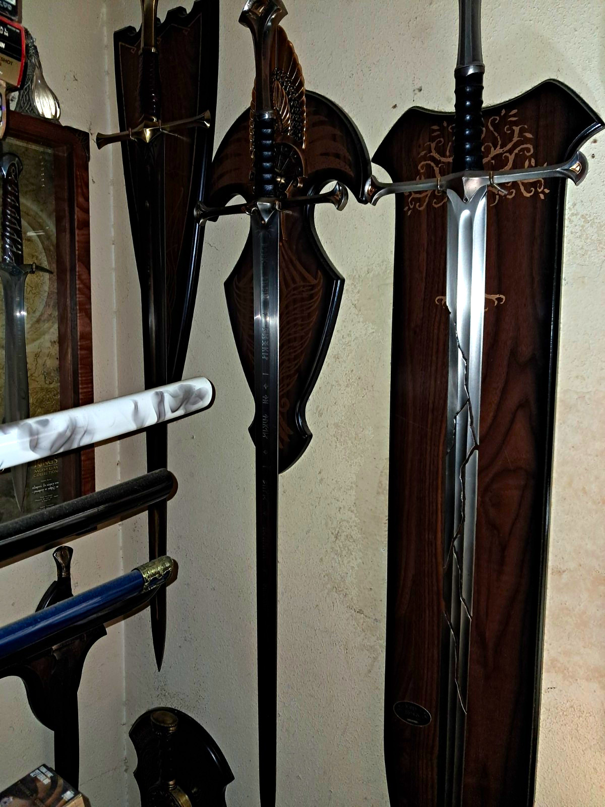 RARE UNITED CUTLERY UC1380ASLB LORD OF THE RINGS ANDURIL LIMITED EDITION SWORD