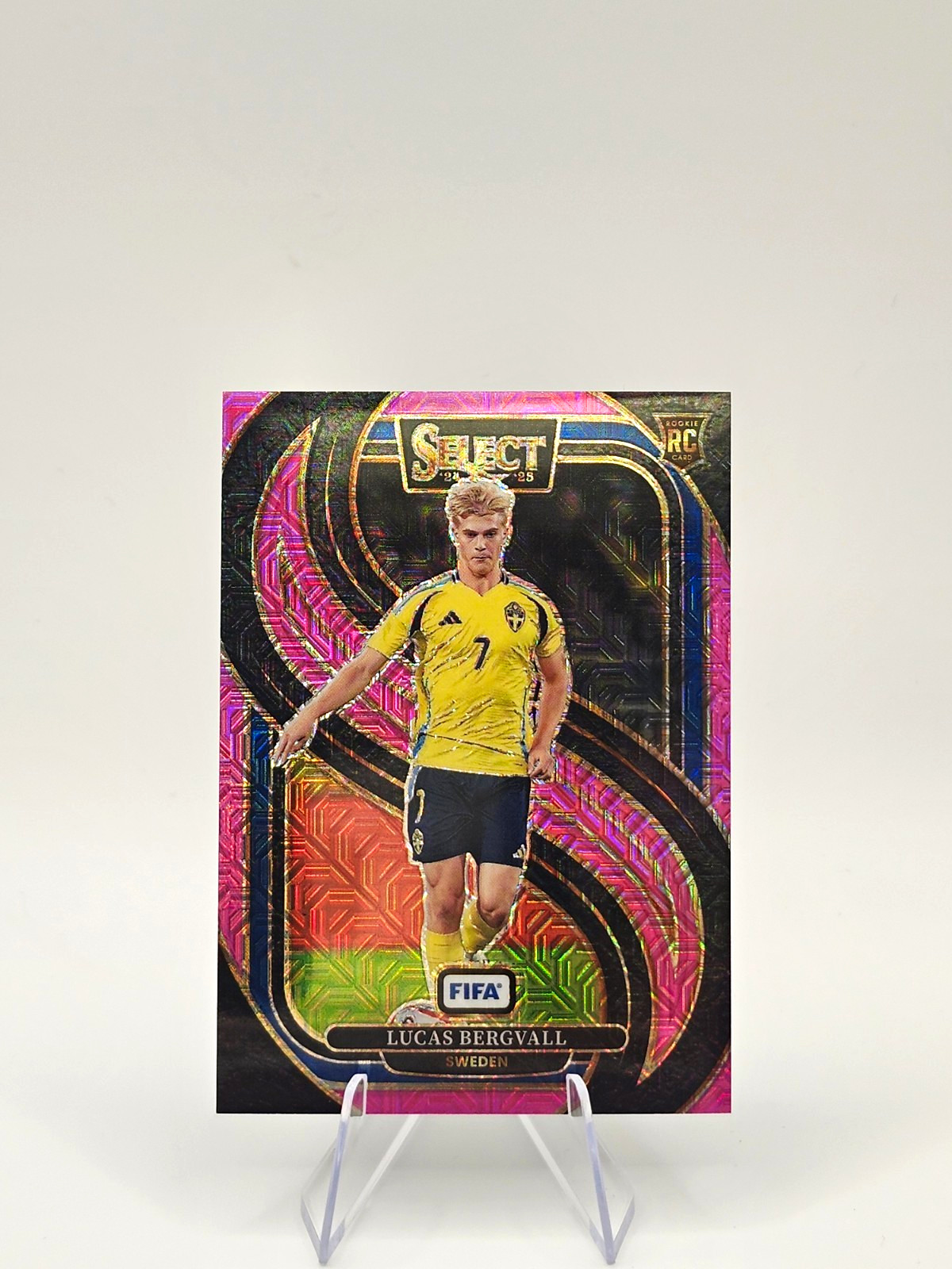 Panini 2024-25 Select FIFA Lucas Bergvall Mezzanine Pink Mojo Prizm RC /299