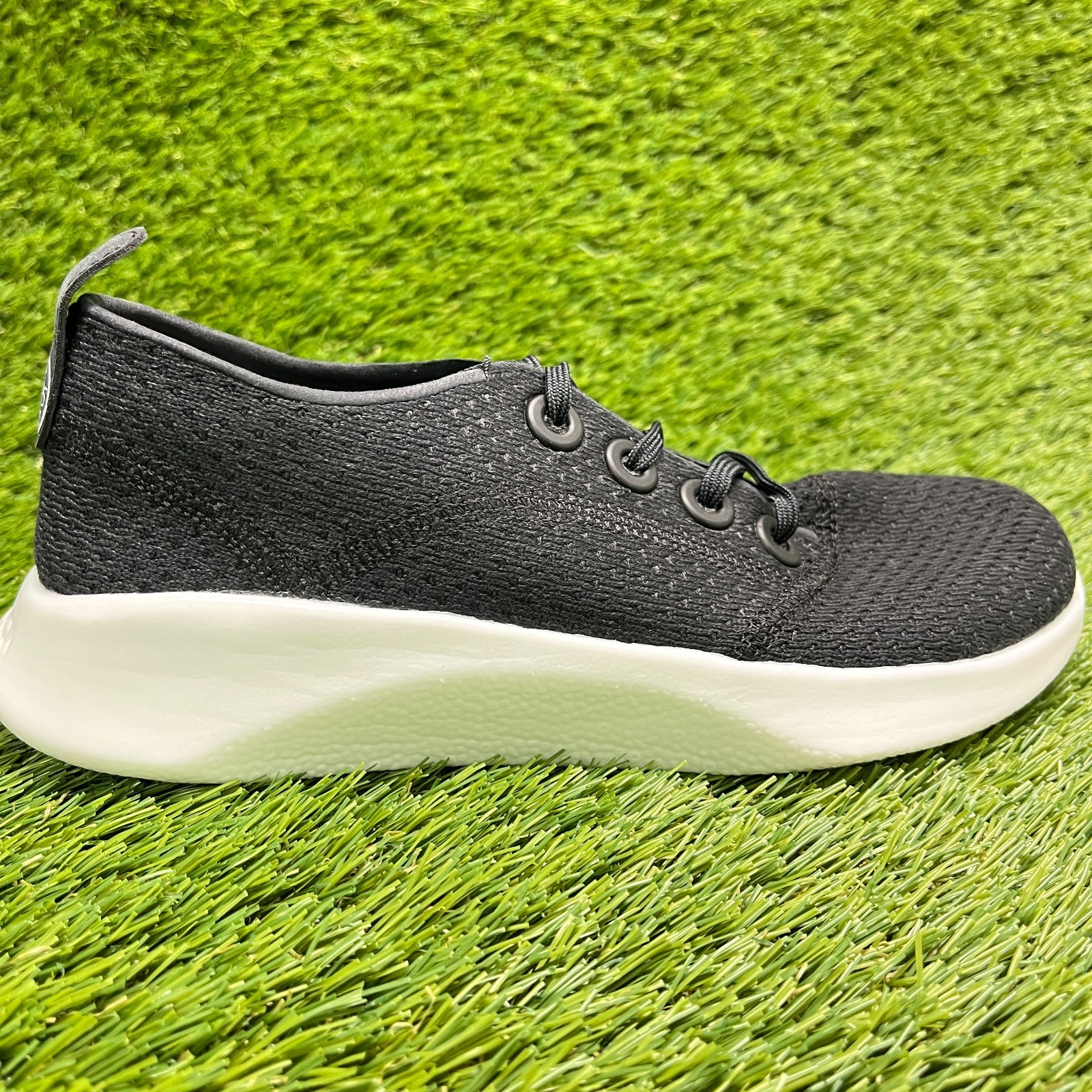 Allbirds Superlight Wool Runners Womens Size 6 Black Athletic Shoes Sneakers