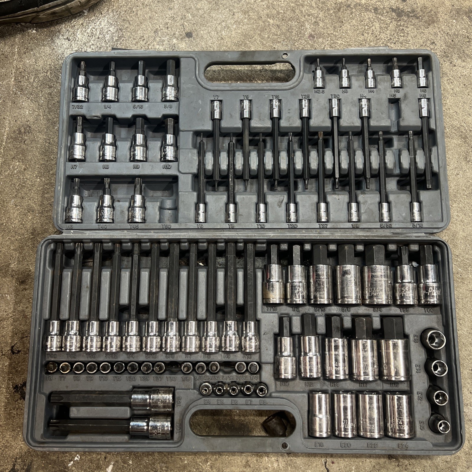 Blue-Point BLPTHC87 Combination Drive 87 Piece Torx Set-Missing 4 Pcs *READMORE* Blue-Point BLPTHC87 Combination Drive 87 Piece Torx Set-Missing 4 Pcs *READMORE*