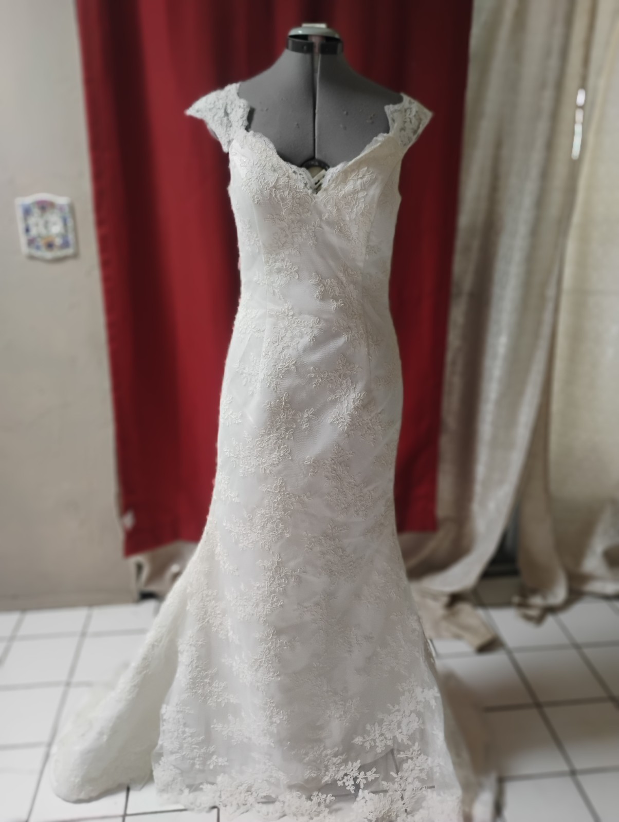  Morilee Scalloped French Lace Trumpet Off  Shoulder Wedding Dress Ivory Sz 10
