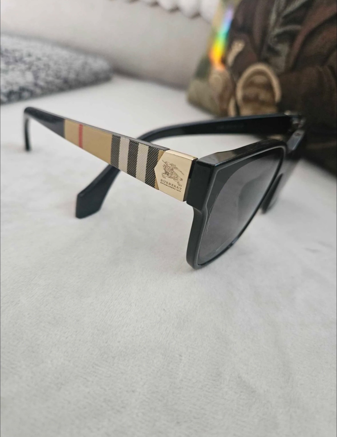 black burberry sunglasses unisex gold and black striped details on arms black burberry sunglasses unisex gold and black striped details on arms