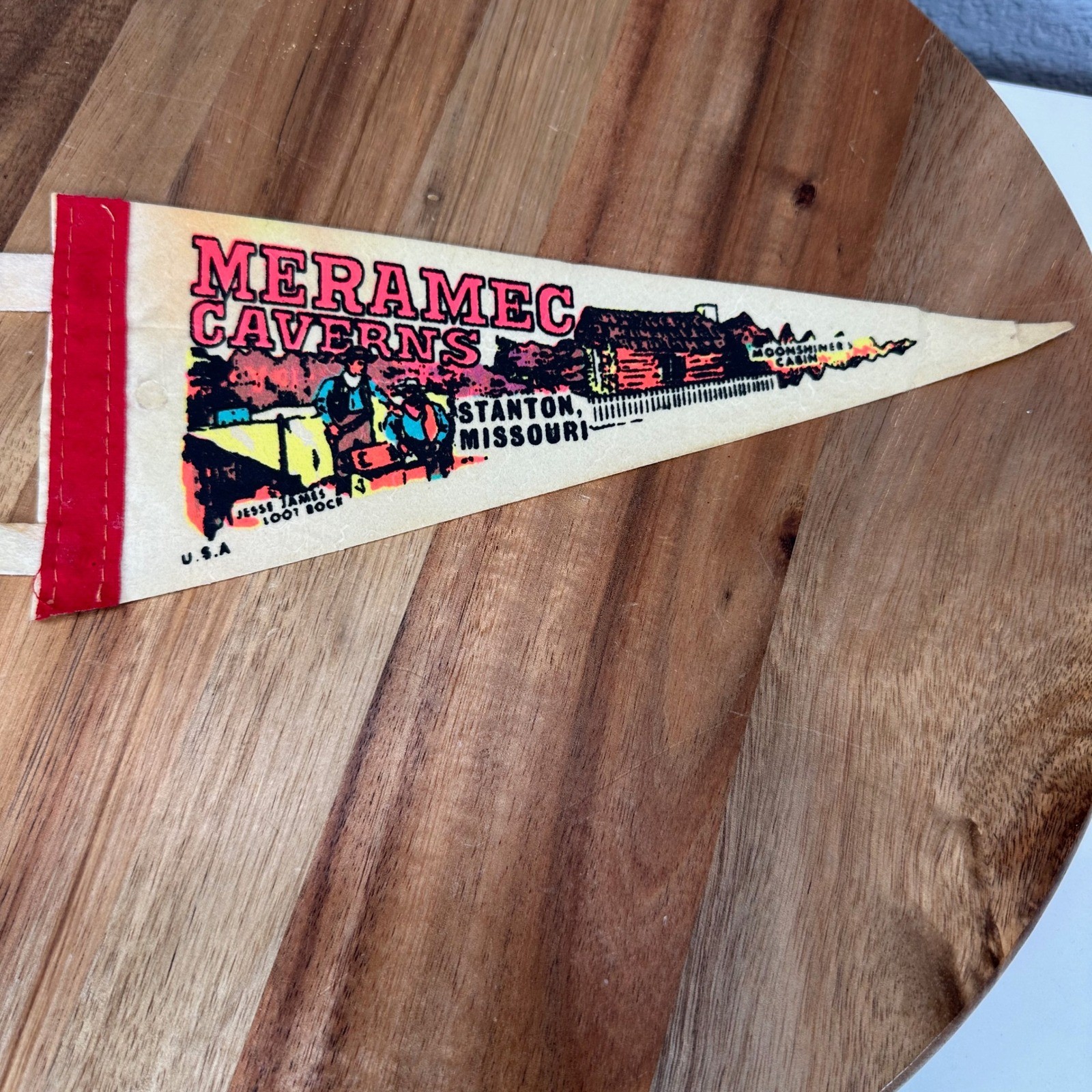 VTG Meramec Caverns Missouri Pennant Stanton Jesse James Loot Rock