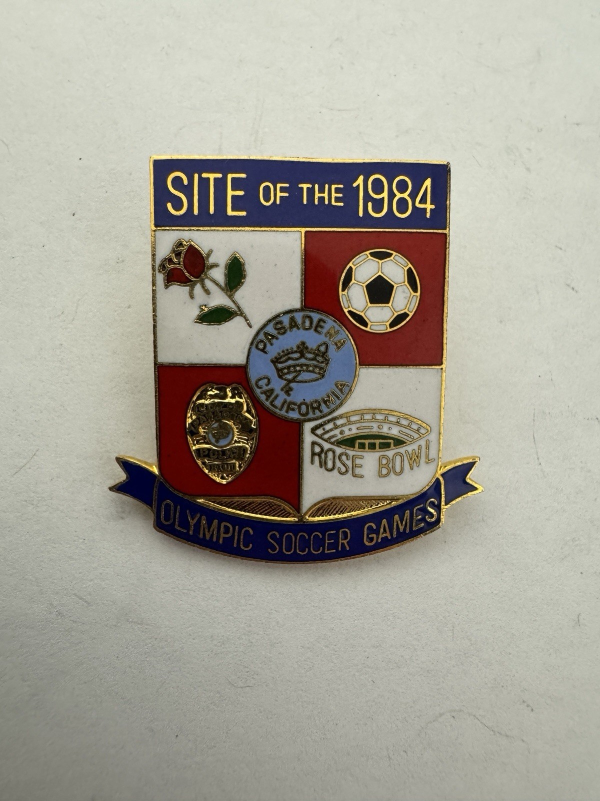 VTG 1984 Los Angeles Olympic Summer Games Site of The Soccer Games Rose Bowl Pin VTG 1984 Los Angeles Olympic Summer Games Site of The Soccer Games Rose Bowl Pin