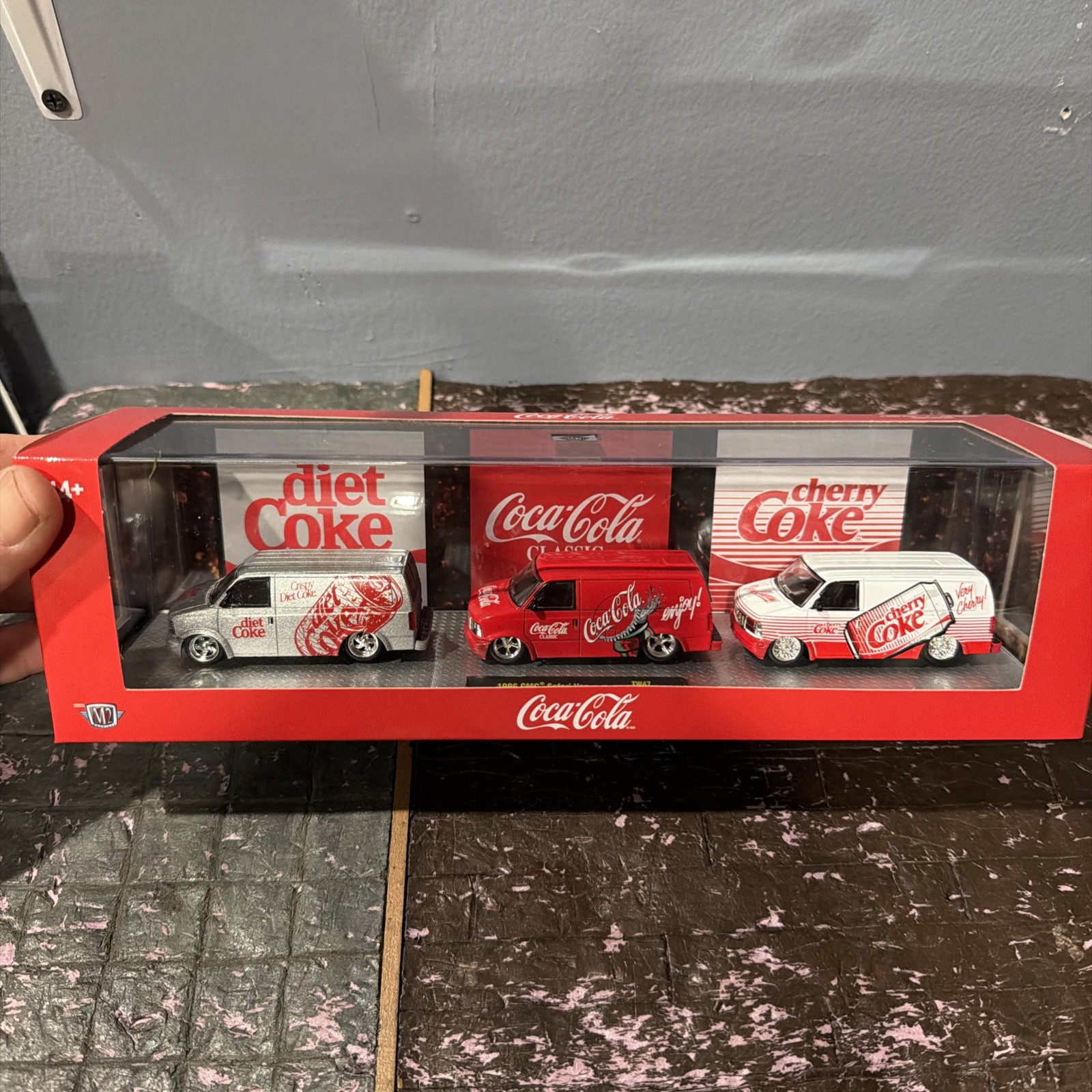 2026 M2 Machines 1996 GMC Safari Van Diet Coke Coca Cola Cherry Coke Hauler TW47 2026 M2 Machines 1996 GMC Safari Van Diet Coke Coca Cola Cherry Coke Hauler TW47