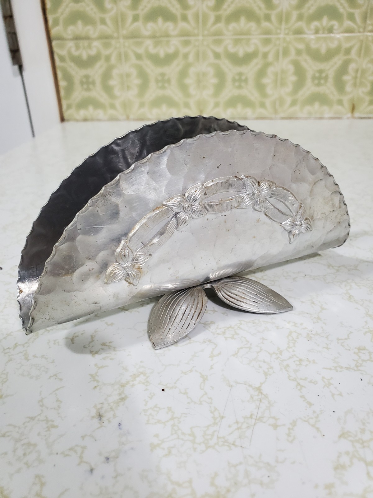 Vintage Hammered Aluminum Napkin Holder Floral Design Silver Flower Legs Edging Vintage Hammered Aluminum Napkin Holder Floral Design Silver Flower Legs Edging