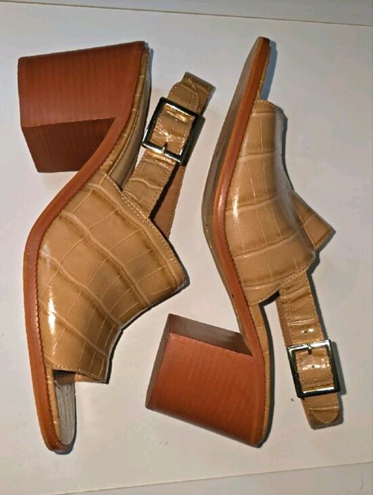 Vince Camuto Beige Crocodile Leather Square Toe Slingback Buckle Sandals 9.5