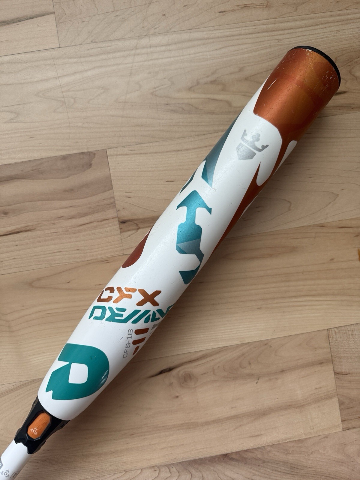DeMarini CFX 28/17 (-11) Fastpitch Softball Bat DeMarini CFX 28/17 (-11) Fastpitch Softball Bat
