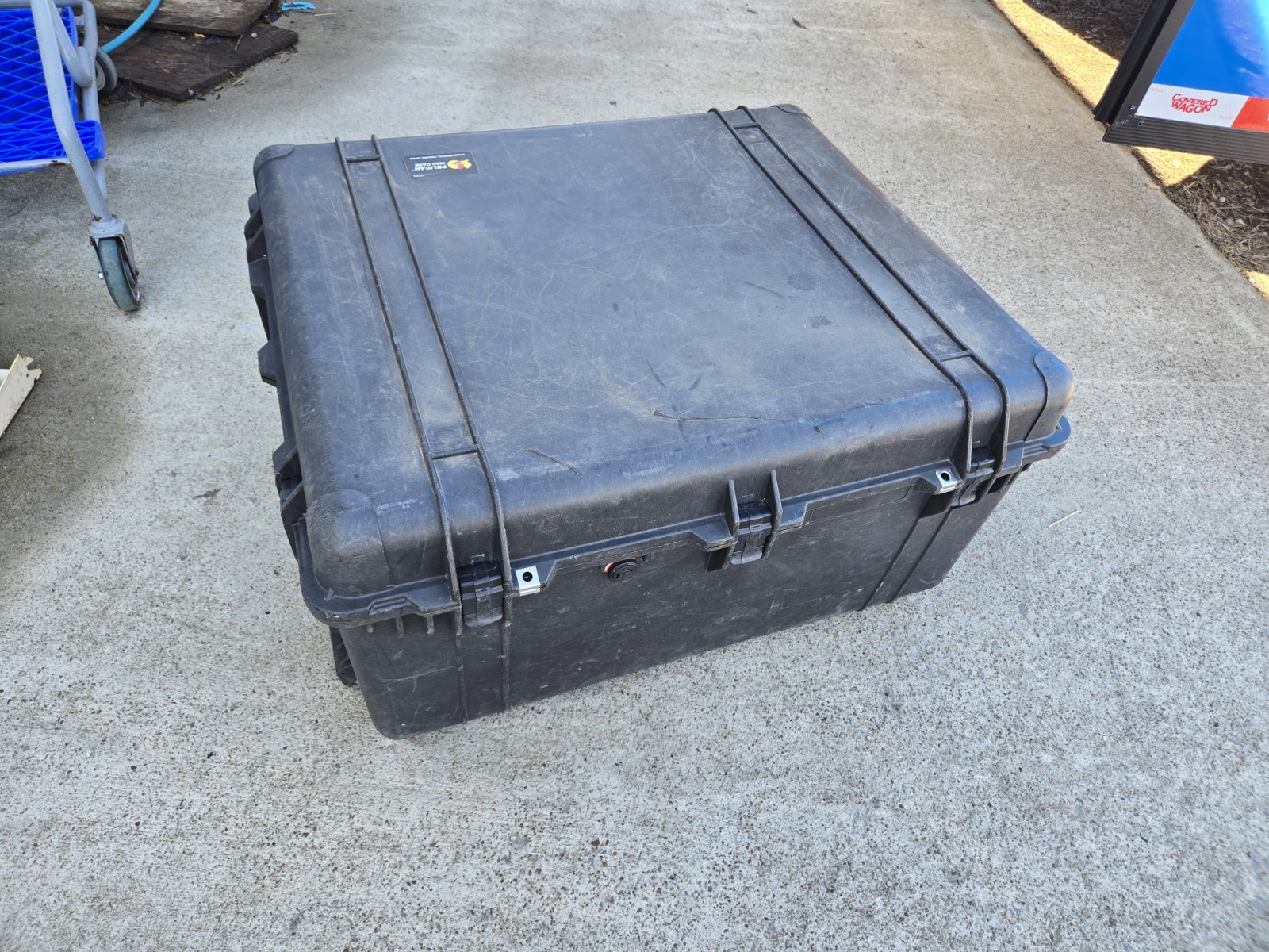Pelican 1690 Protector Transport Case - Black Pelican 1690 Protector Transport Case - Black