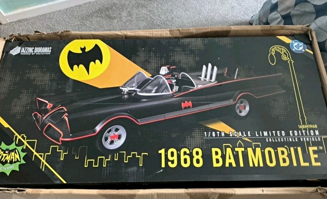 Jazwares Batman Classic TV Series 1968 Batmobile 1:6 Limited Edition