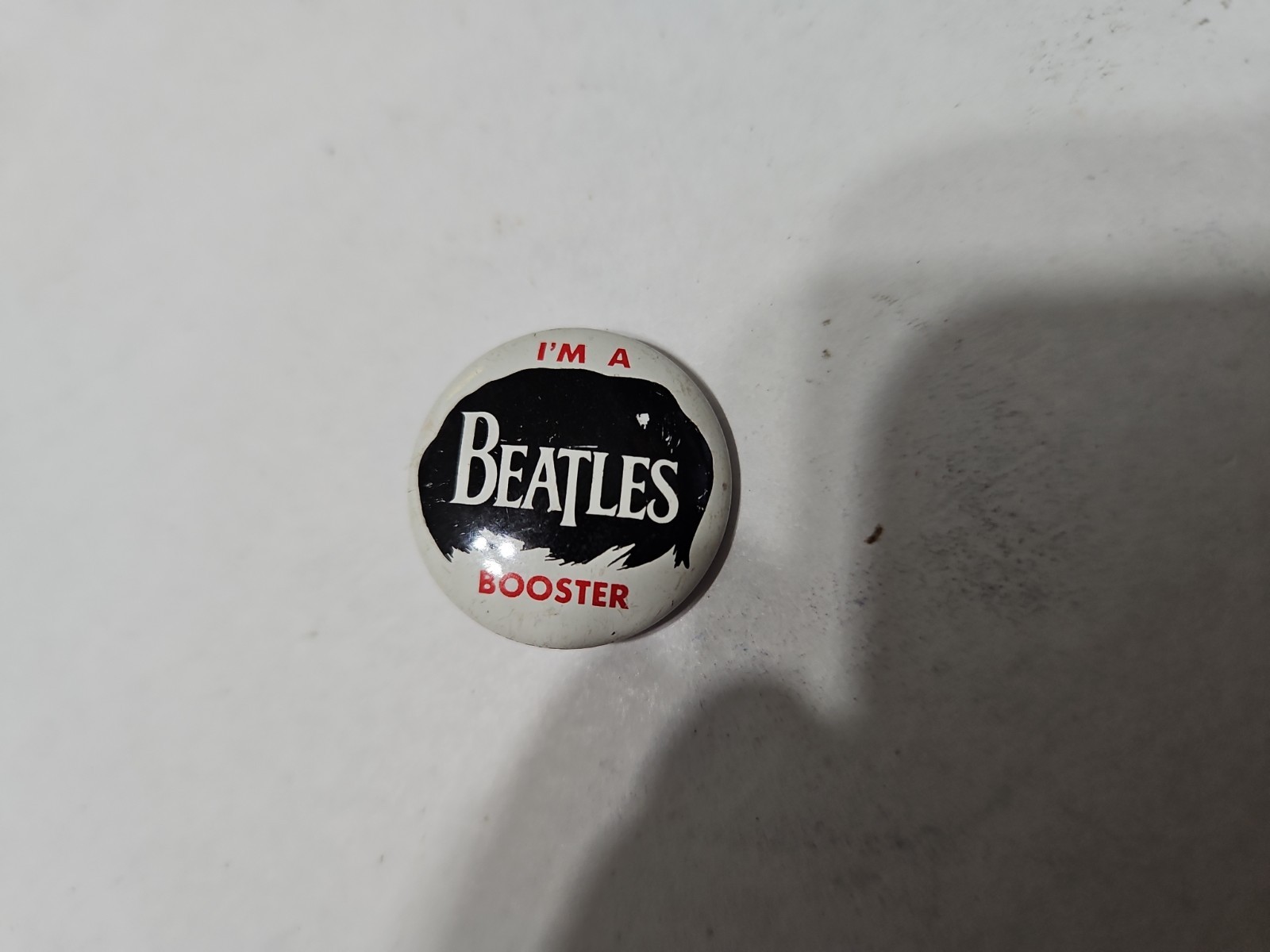 Vintage 1960s “I\'m a Beatles Booster” original pin