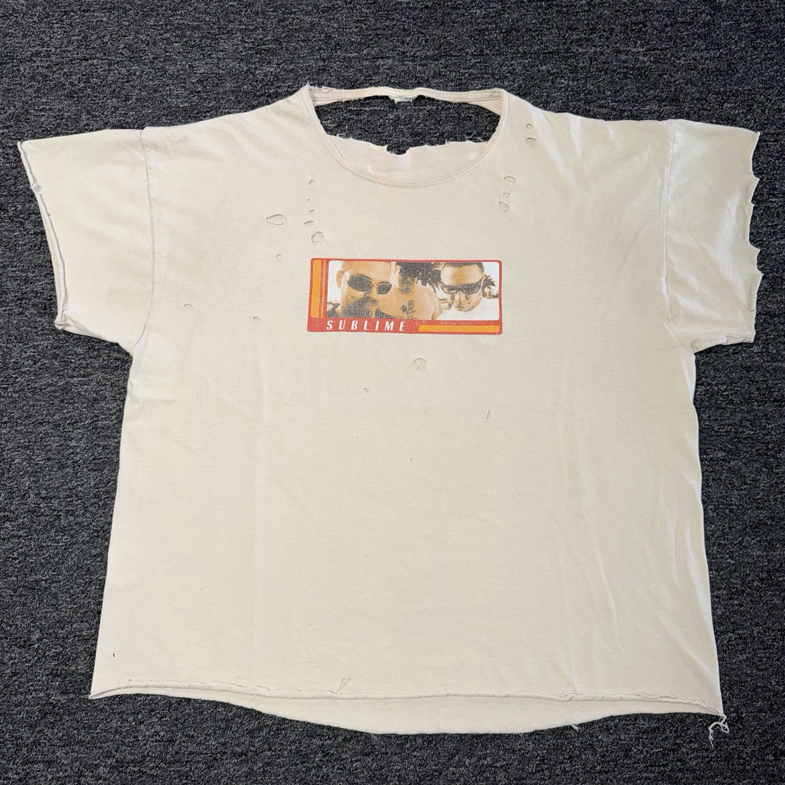 Vintage Y2K RARE Sublime White Thrashed Band Tour GRAIL Concert T-Shirt Sz 2XL 