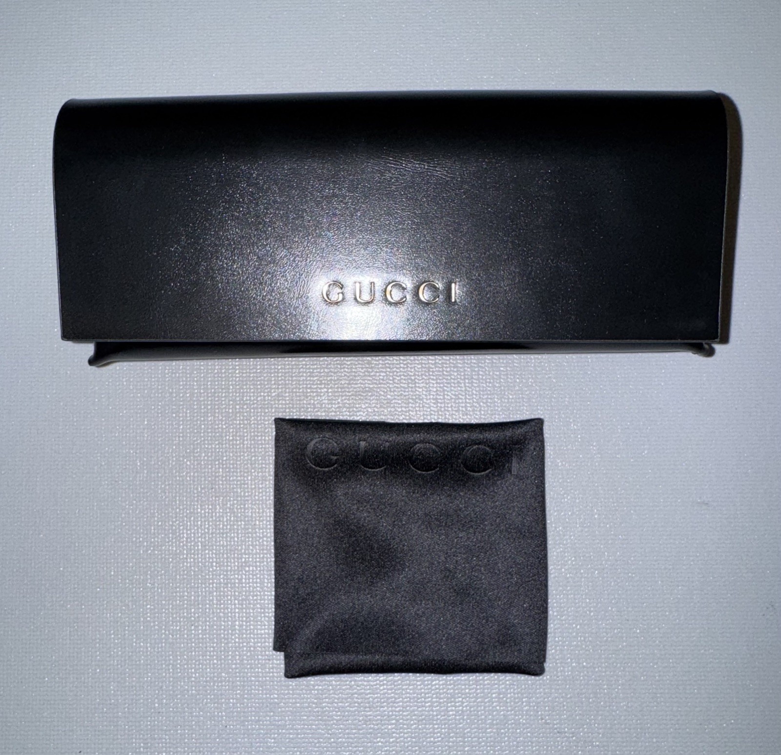 Authentic Gucci Black Leather Eyeglasses Sunglasses Soft Case -w/ Cleaning Cloth Authentic Gucci Black Leather Eyeglasses Sunglasses Soft Case -w/ Cleaning Cloth