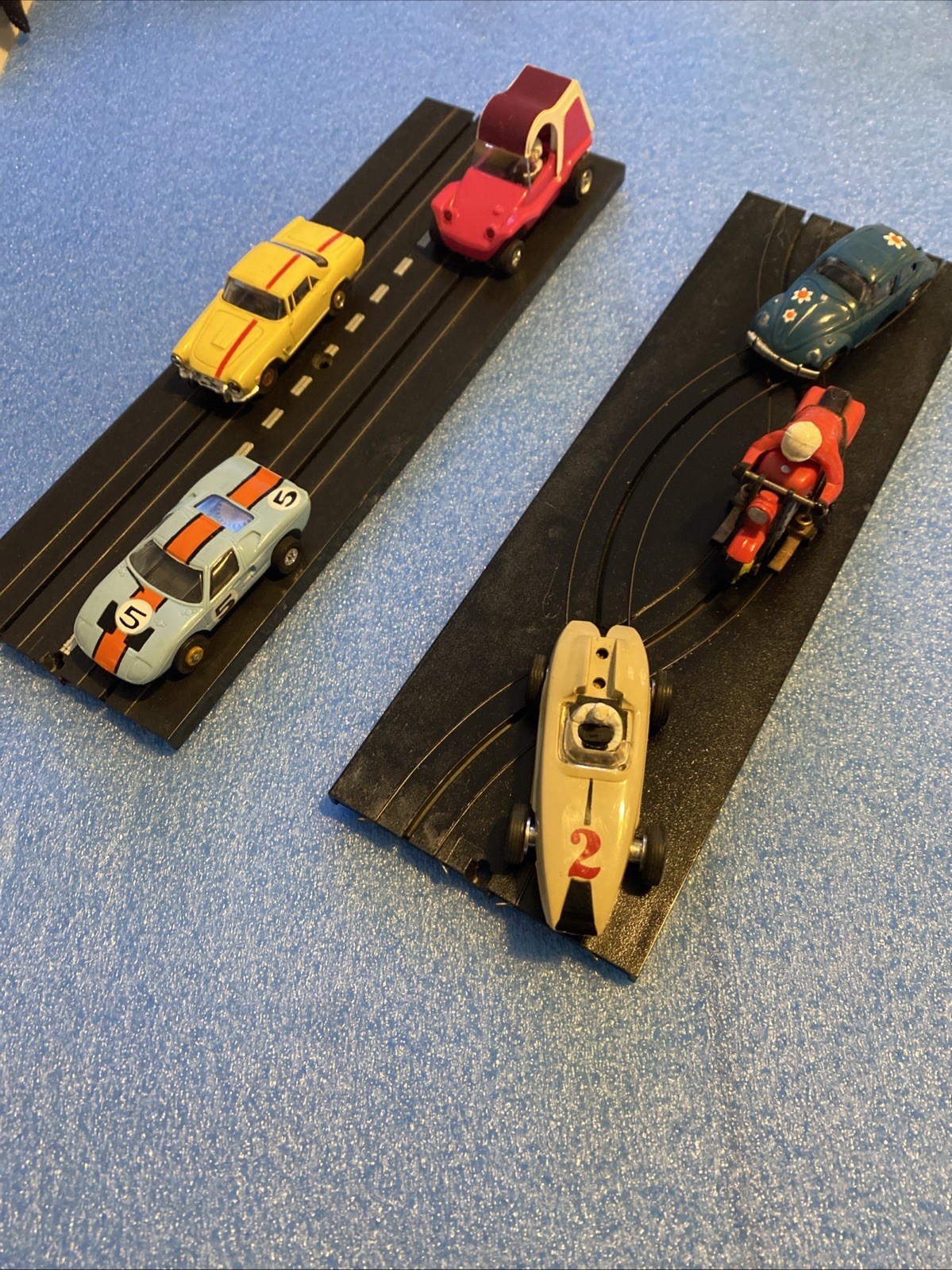 LOT OF 6 VINTAGE AURORA T-JET HO SCALE 1960'S SLOT CAR'S WORKING LOT OF 6 VINTAGE AURORA T-JET HO SCALE 1960'S SLOT CAR'S WORKING