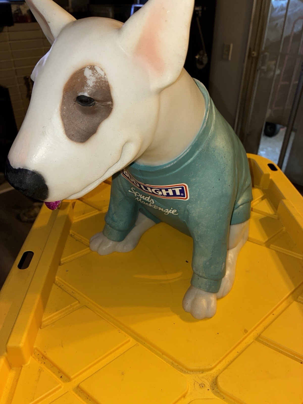 Spuds Mackenzie vintage 1987 Bud Light blow mold “Missing lamp”. Spuds Mackenzie vintage 1987 Bud Light blow mold “Missing lamp”.