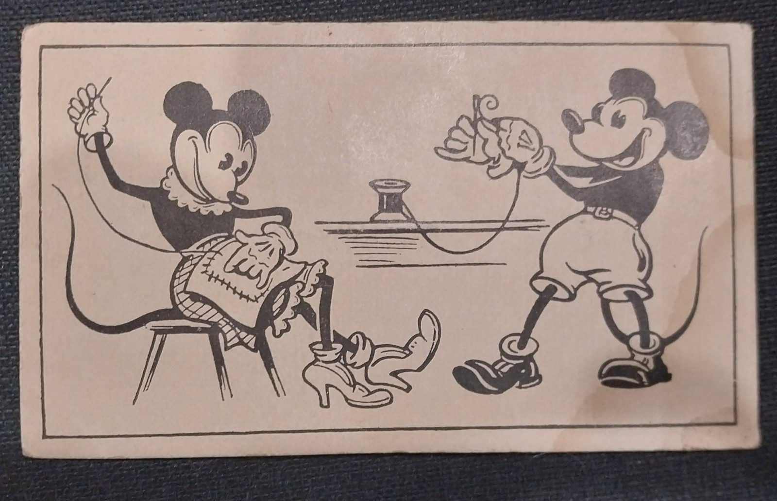 1930\'s Mickey and Minnie Mouse sewing/needle card set