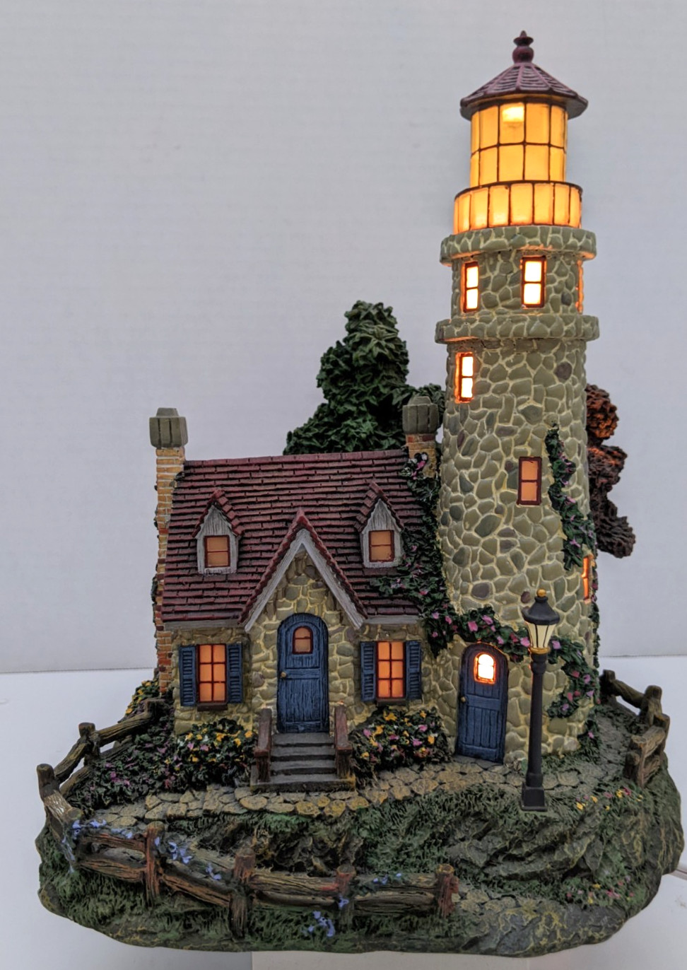 VTG Thomas Kinkade GUIDING POINT LIGHTHOUSE Building Hawthorne Village with COA