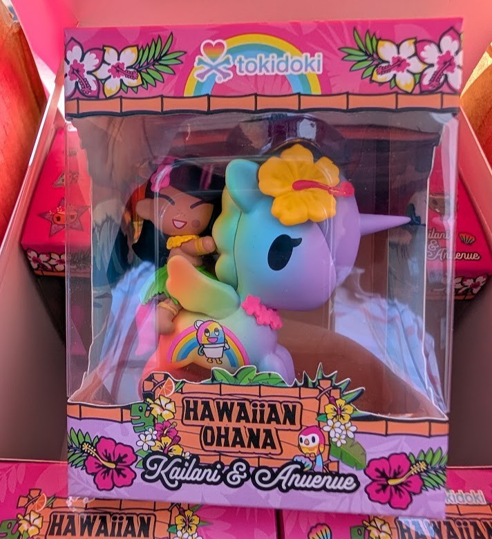 tokidoki Hawaiian Ohana Series - Kailani & Anuenue Special Edition Figure tokidoki Hawaiian Ohana Series - Kailani & Anuenue Special Edition Figure