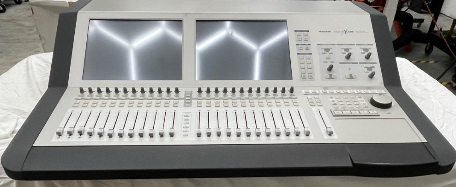Mackie Digital X Bus (dXb 200) Console- Fully Functional - Just Serviced