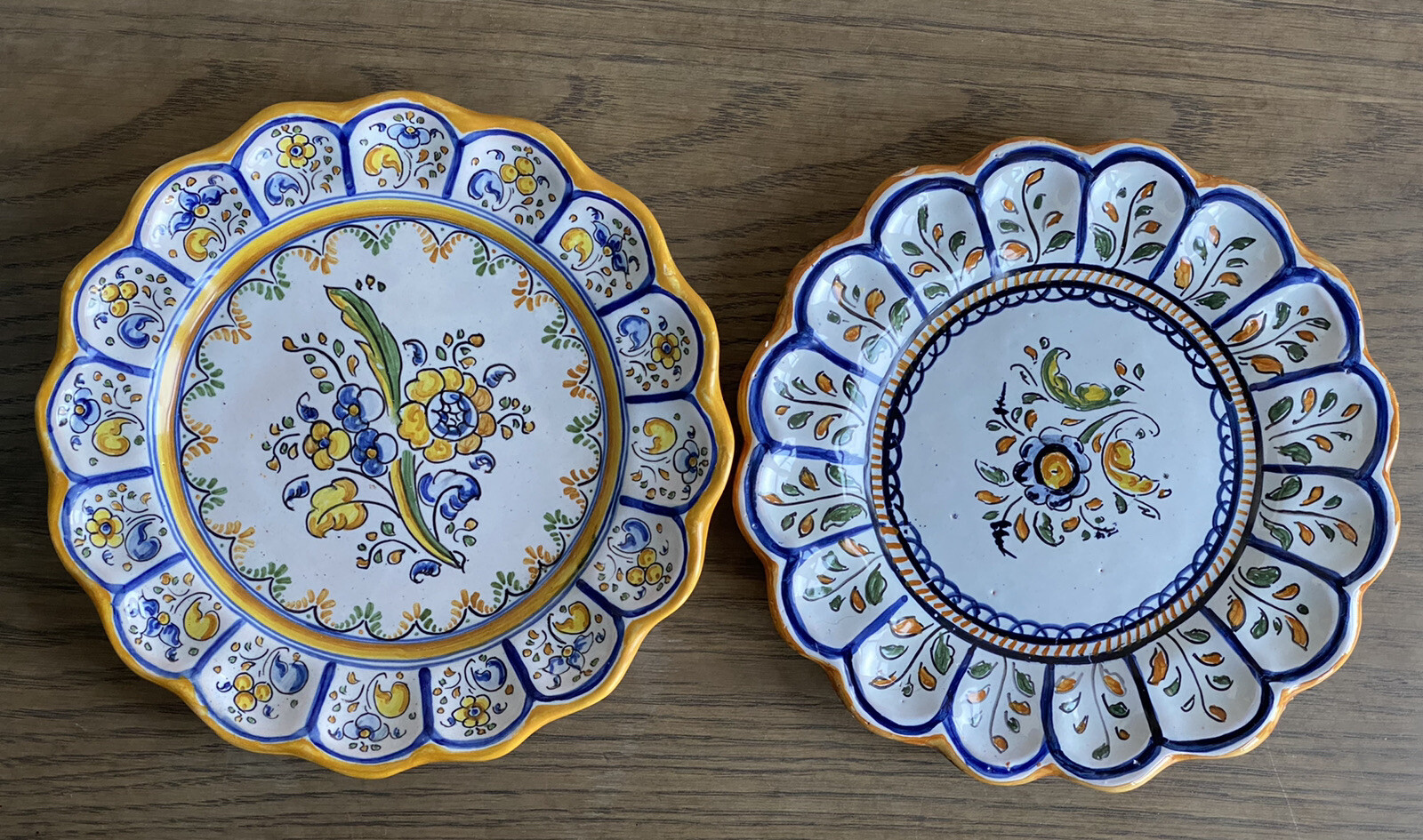 2 Talabricense Talavera Art Pottery Wall Plates Hand Painted Spain VTG