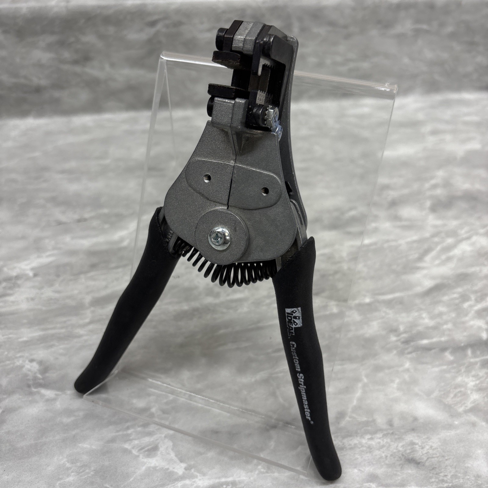 Ideal L-5211 Custom Stripmaster 16-26 Ga Wire Strippers