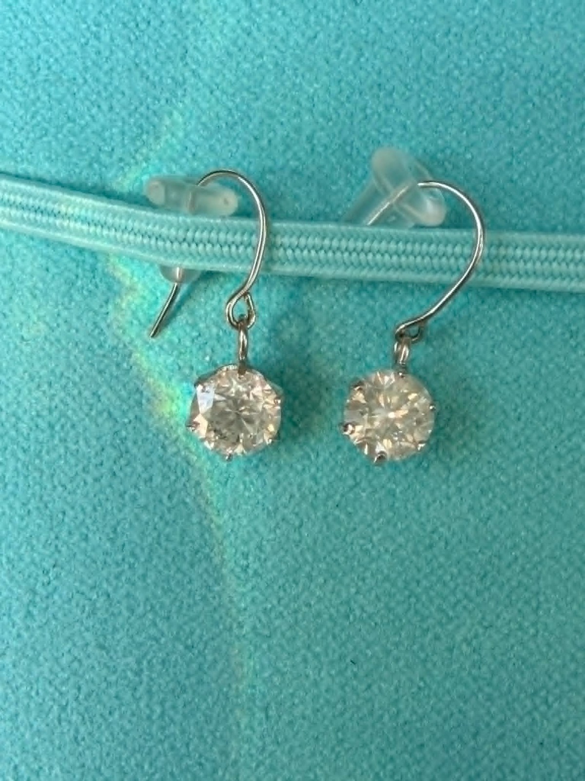 Vintage Platinum Pt900 Natural Diamond Earrings almost 1ct (0.965 CTW) Vintage Platinum Pt900 Natural Diamond Earrings almost 1ct (0.965 CTW)