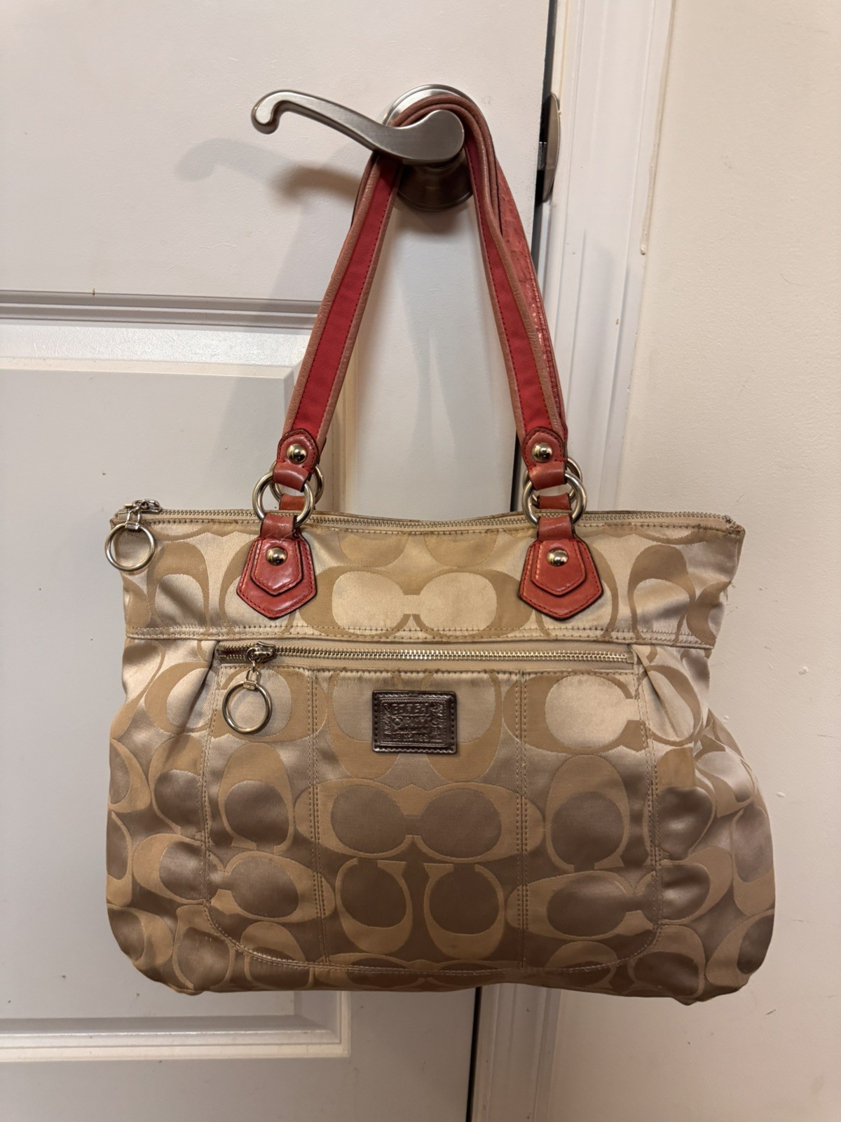 Signature coach poppy totebag 