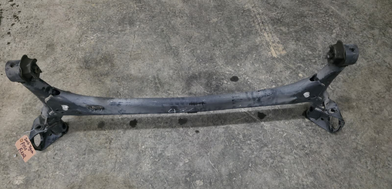 2004-2009 Toyota Prius Rear Axle Beam Sub-frame Subframe oem Mint