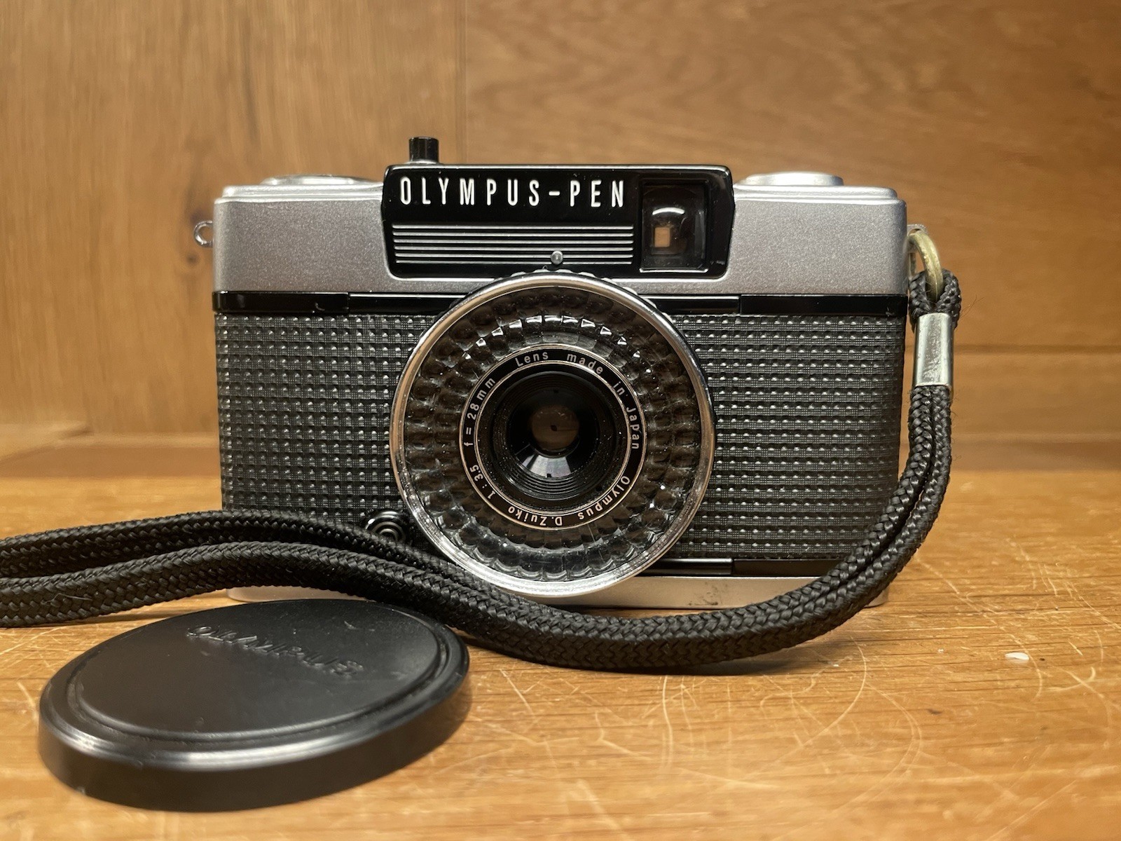*New Light Seal : Mint* Olympus Pen EE-3 35mm Half Frame Film Camera From Japan