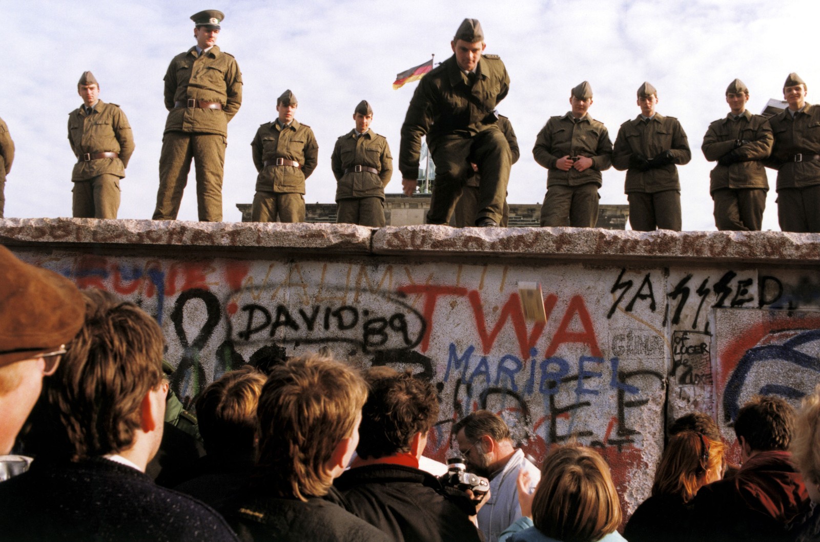 Berlin Wall Fall 1989 German Soldiers History Photo Reprint Wall Art Berlin Wall Fall 1989 German Soldiers History Photo Reprint Wall Art