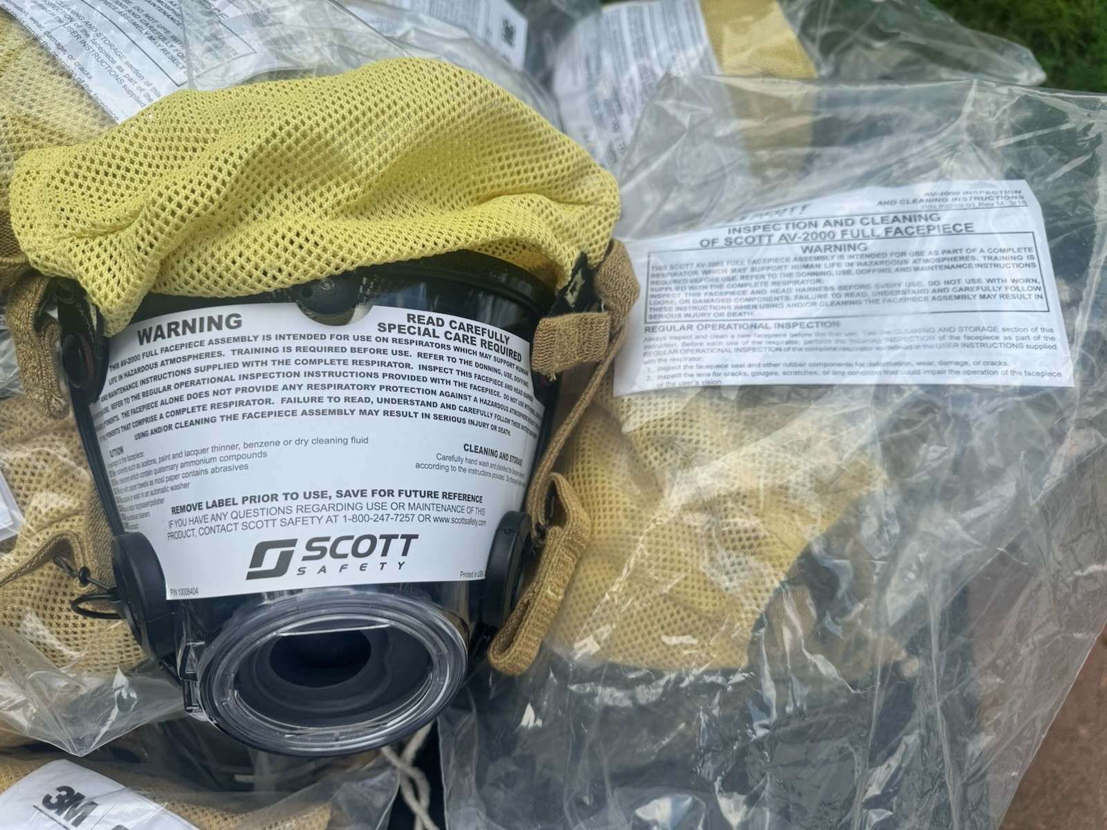 NEW Scott AV-2000 Facepiece KevlarHeadNet Firefighter SCBA Mask Size Large NIP