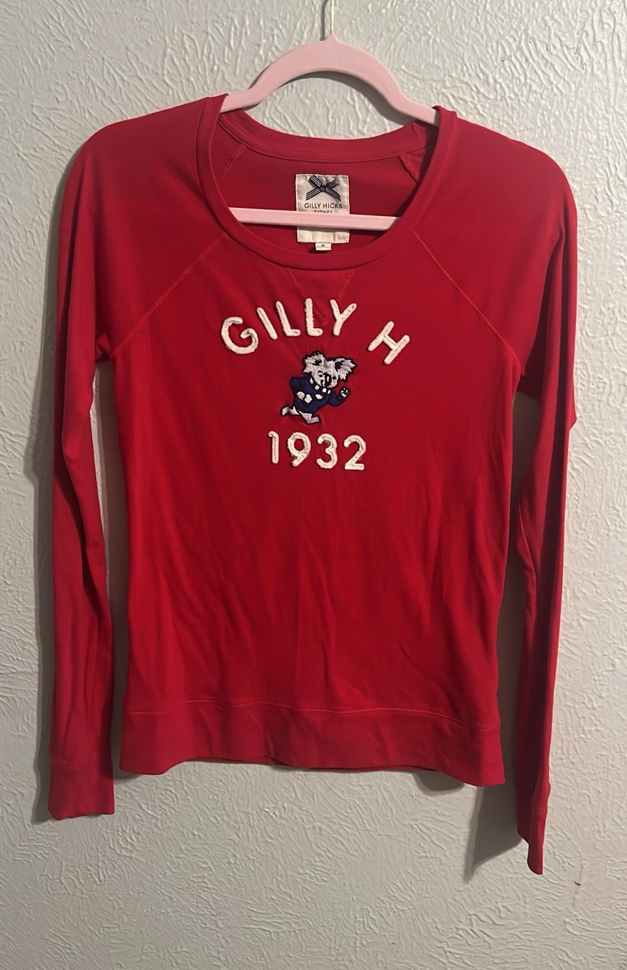 Gilly Hicks Women’s M Red Crewneck Raglan Fleece Sweatshirt Embroidered Koala Gilly Hicks Women’s M Red Crewneck Raglan Fleece Sweatshirt Embroidered Koala
