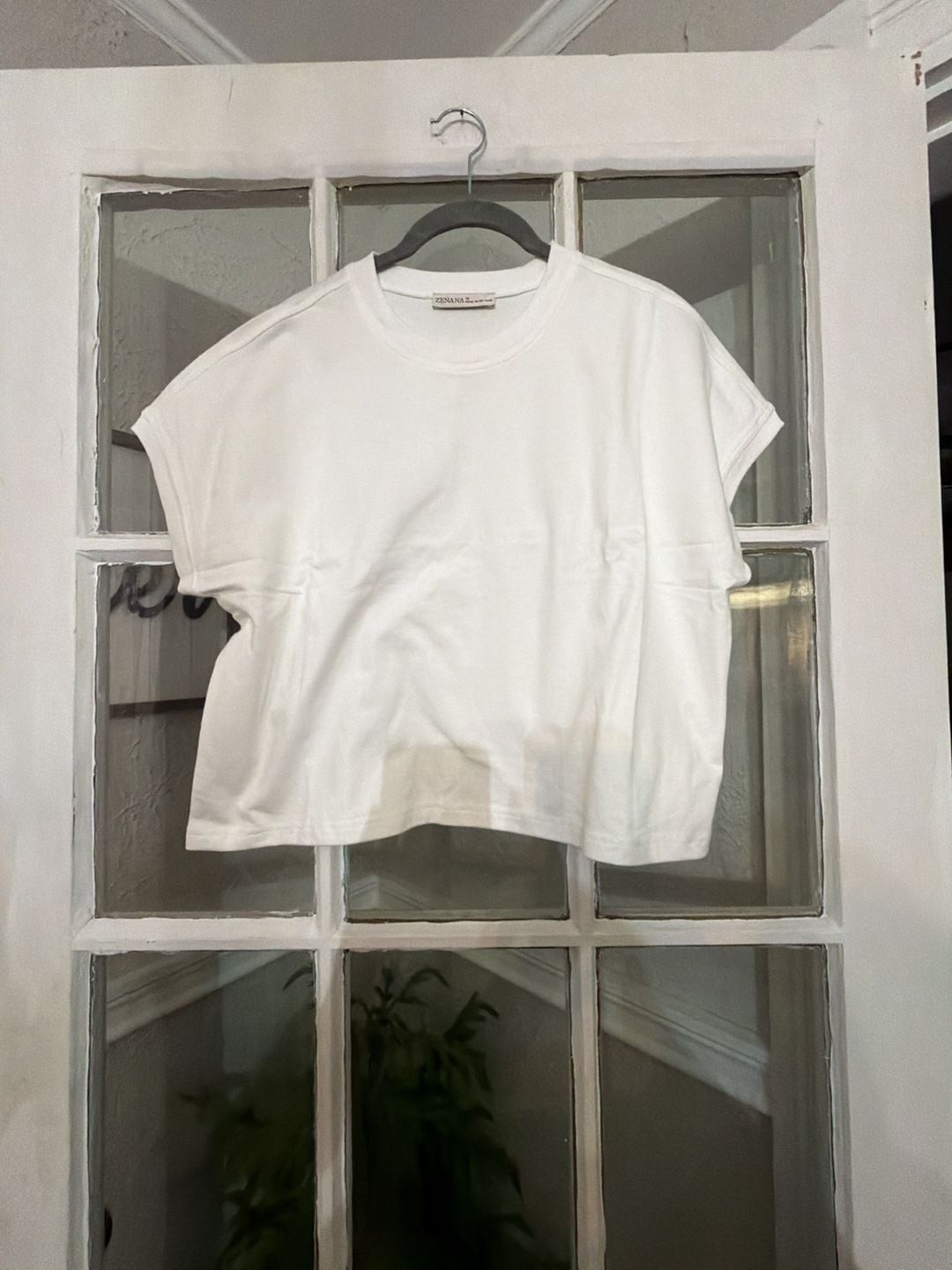 Zenana T-Shirt Size M White Short Sleeve Cropped Relaxed Fit