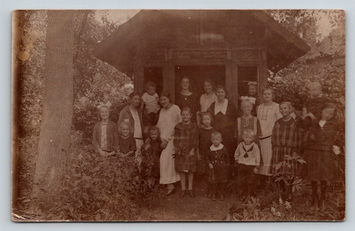 Vintage RPPC Group Portrait Women Children Rustic Building Cello-tix Postcard Vintage RPPC Group Portrait Women Children Rustic Building Cello-tix Postcard