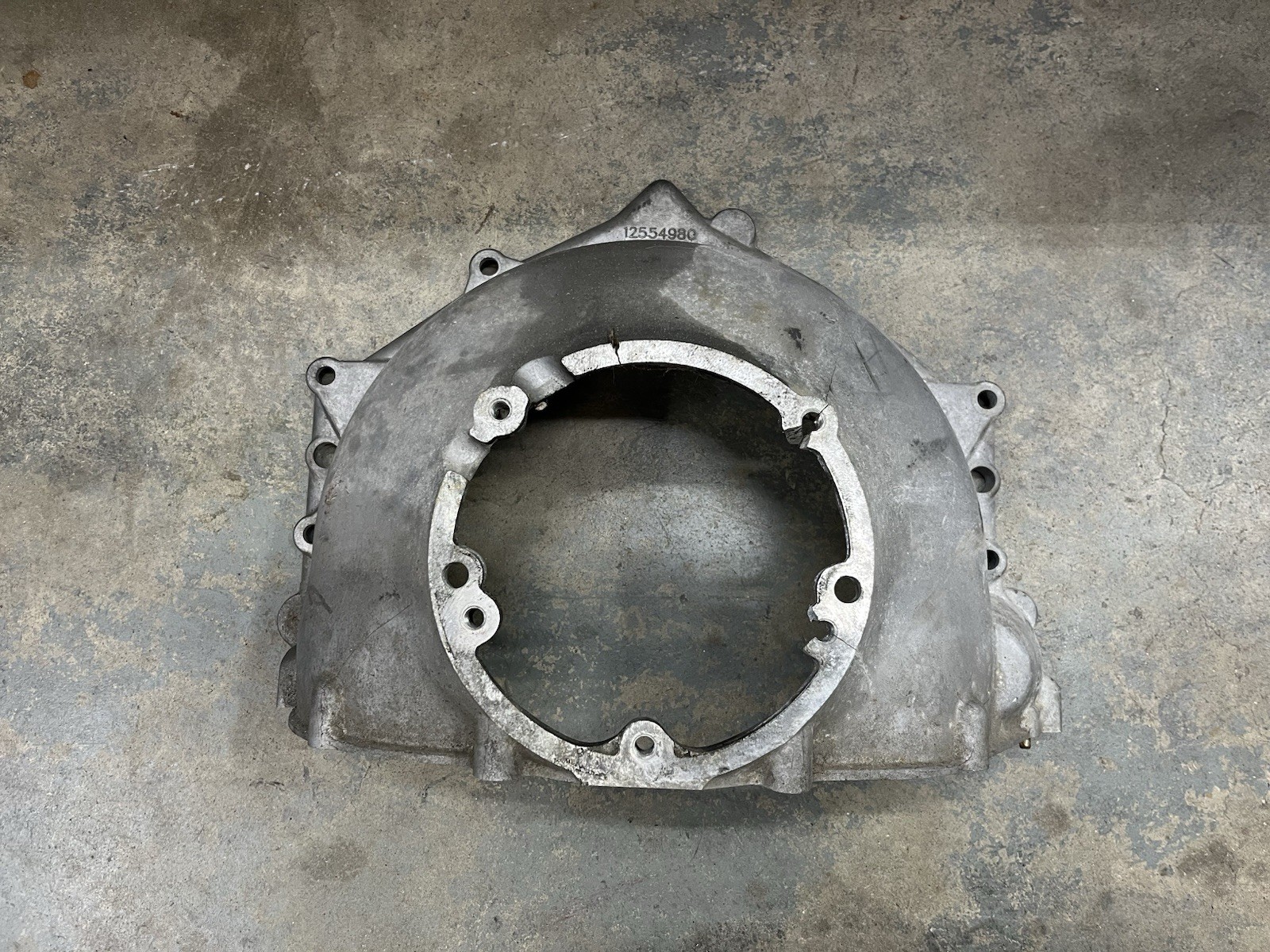 1997-04 C5 Corvette Manual Transmission Bell Housing **DAMAGED** 12554980 - OEM 1997-04 C5 Corvette Manual Transmission Bell Housing **DAMAGED** 12554980 - OEM