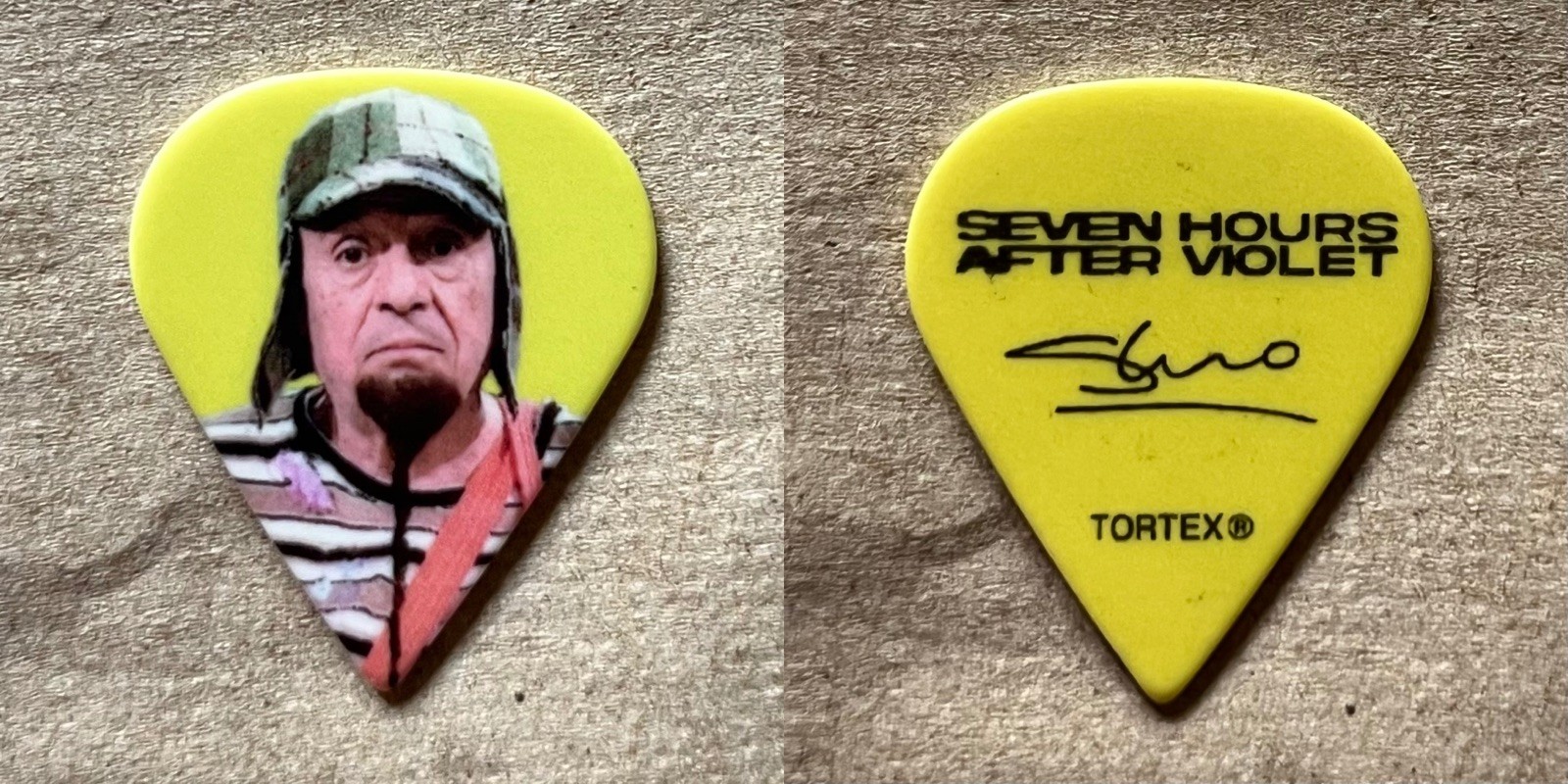 (1) *RARE* SHAVO • Seven Hours After Violet bass guitar pick • System of a Down (1) *RARE* SHAVO • Seven Hours After Violet bass guitar pick • System of a Down