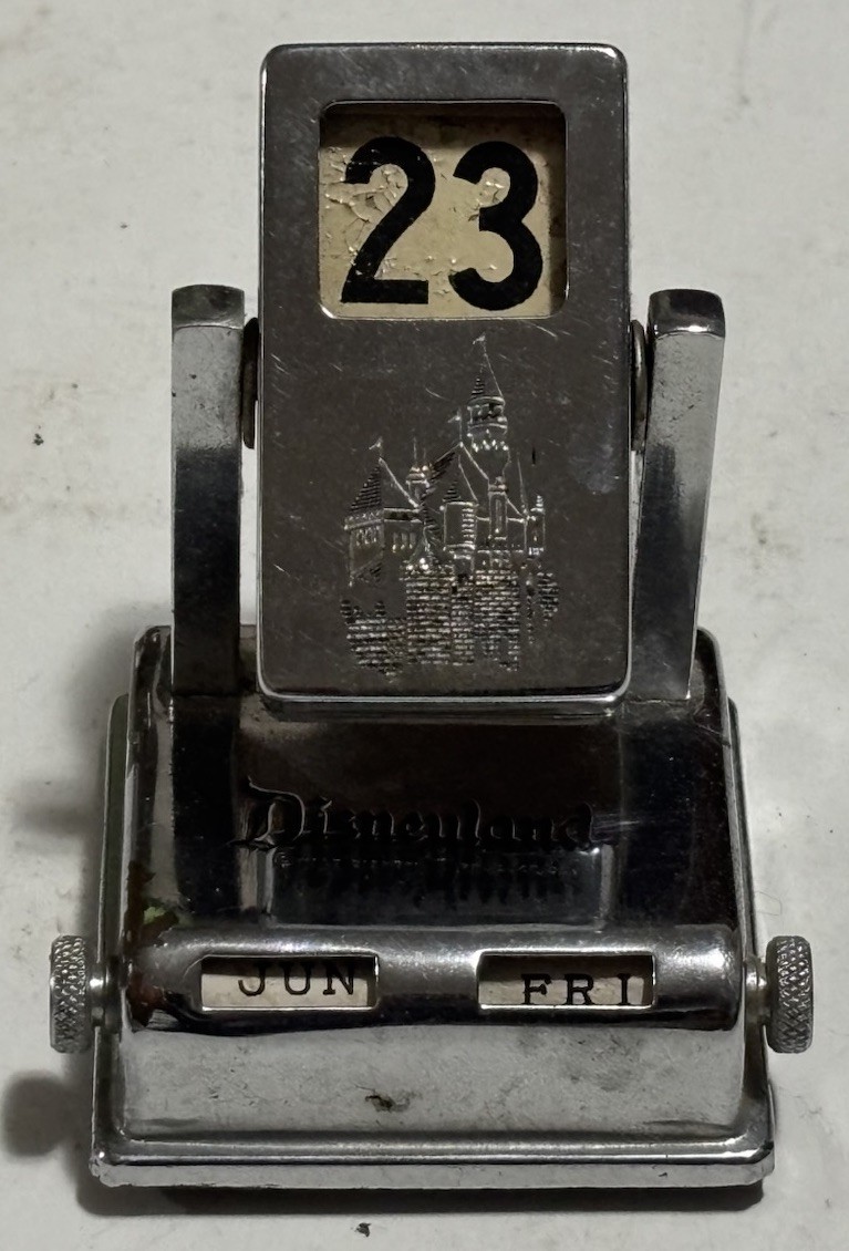 Incredibly Rare Vintage Metal Disneyland Perpetual Calendar, Works Incredibly Rare Vintage Metal Disneyland Perpetual Calendar, Works