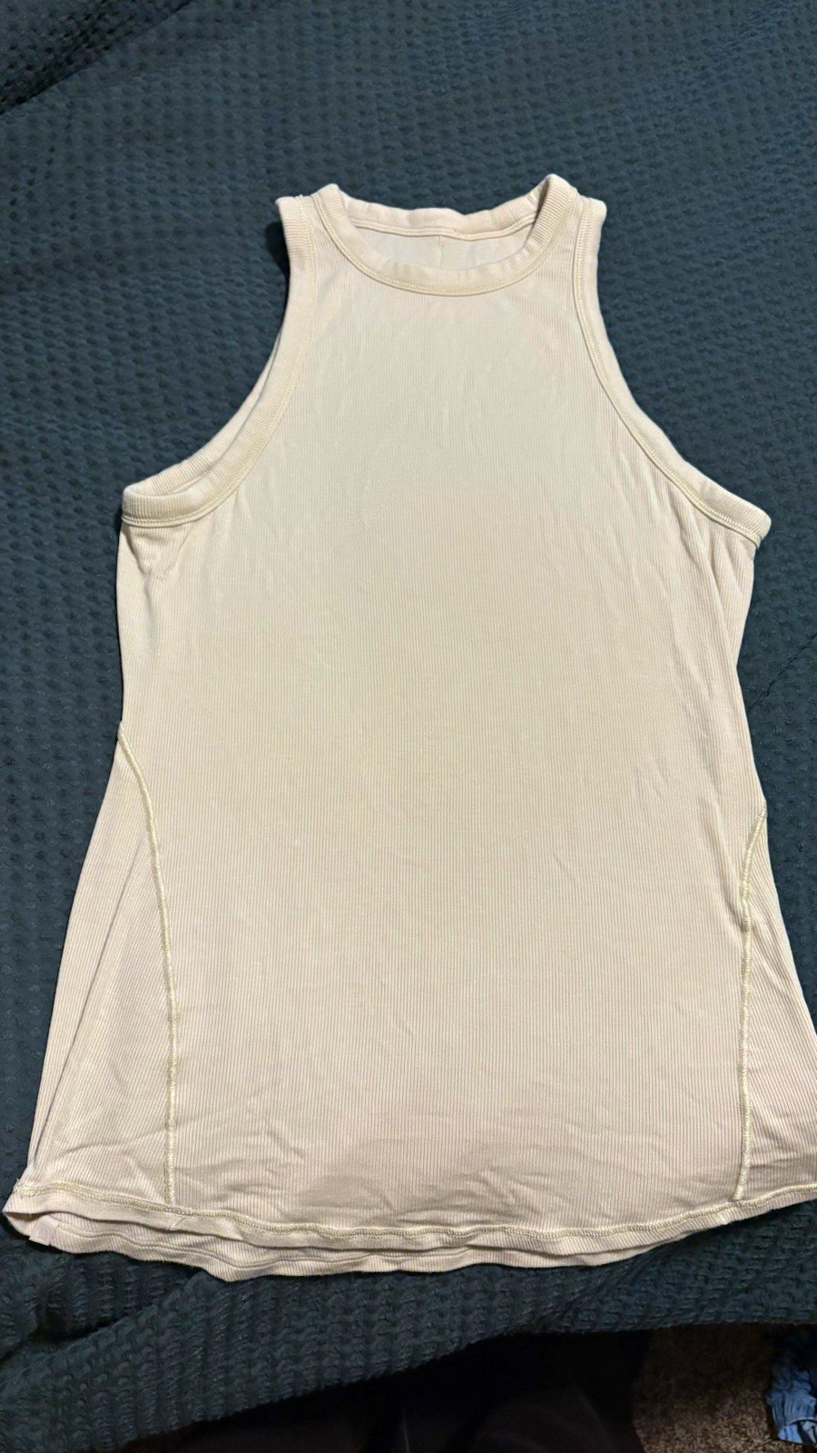Women\'s LuluLemon S-M High Neck Racerback Tank Top Athletic Fit Stretch Knit Women\'s LuluLemon S-M High Neck Racerback Tank Top Athletic Fit Stretch Knit