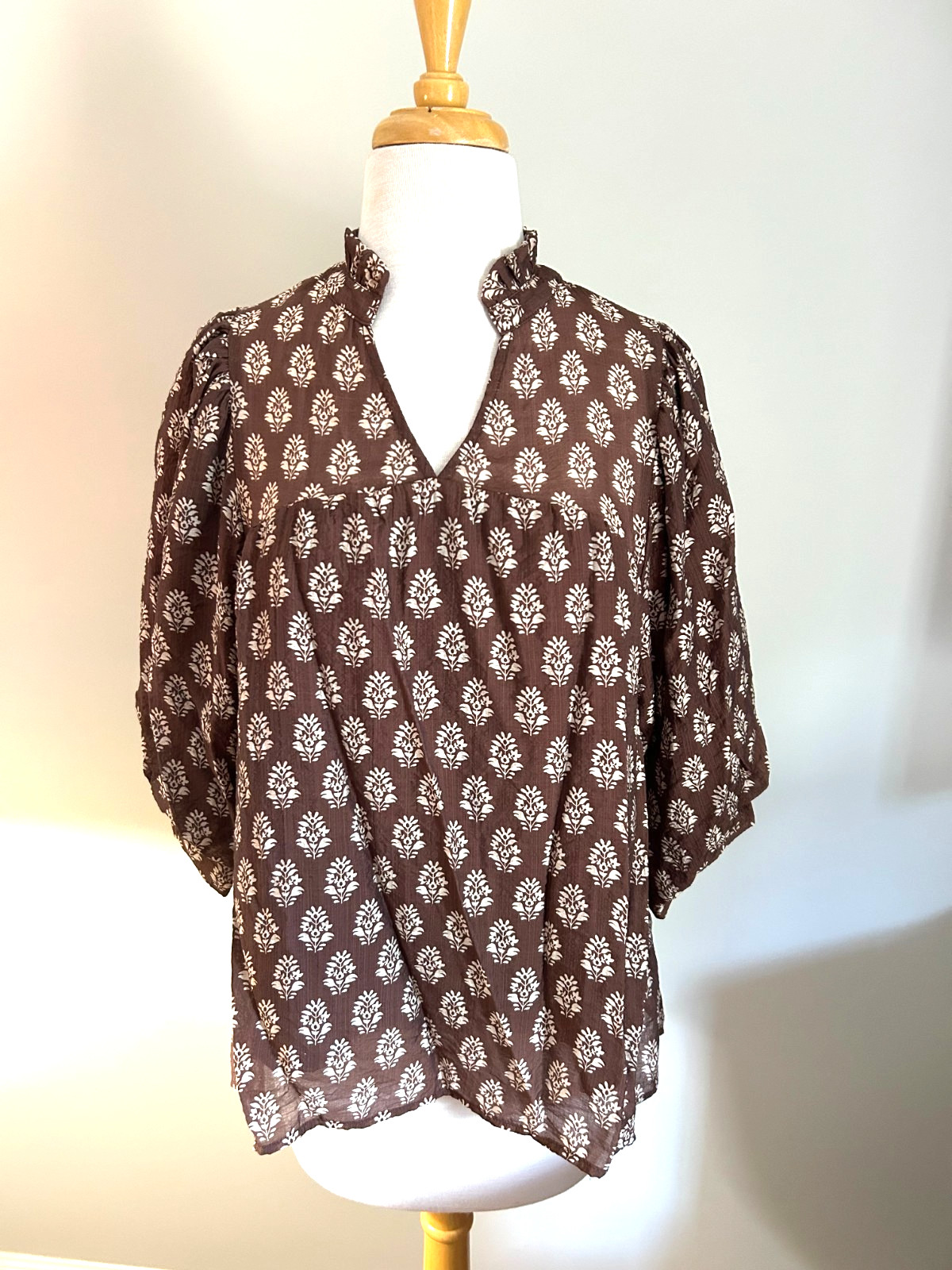 Umgee Brown Floral Top with V Neck & 3/4 Length Sleeves