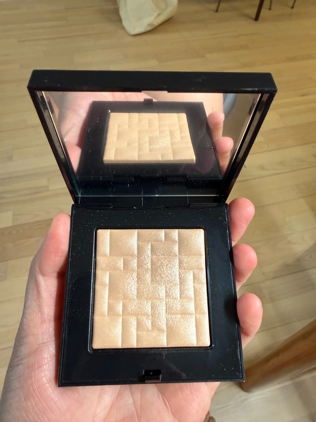 Bobbi Brown Highlighting Powder - Quartz Glow