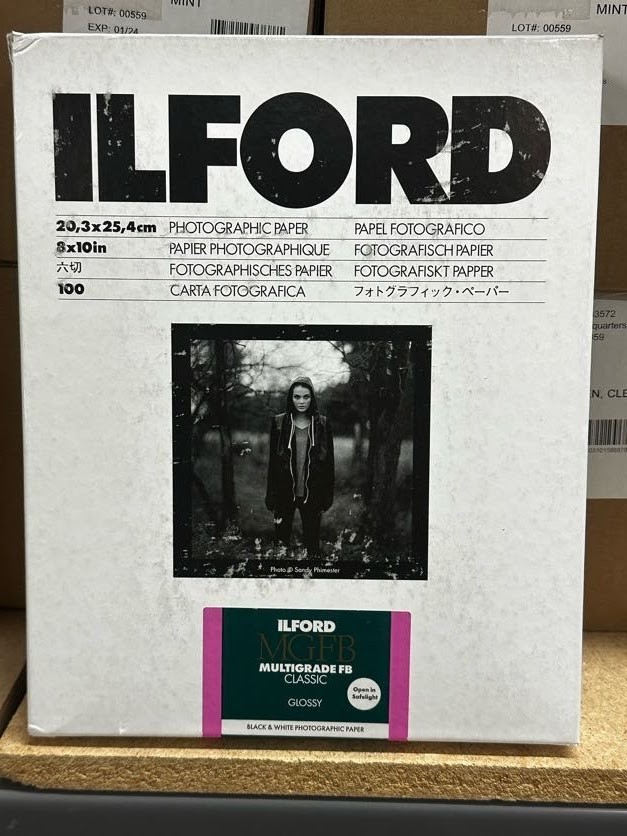 NEW Ilford Multigrade FB Classic Glossy Paper 8 x 10 100 Sheets DAMAGED PACKAGE NEW Ilford Multigrade FB Classic Glossy Paper 8 x 10 100 Sheets DAMAGED PACKAGE