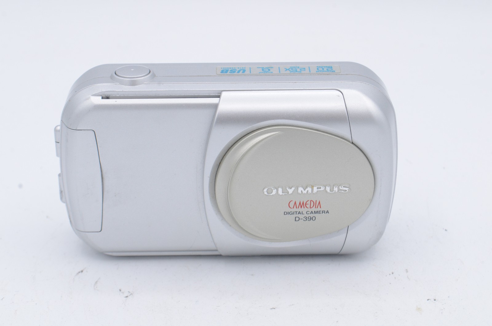 Olympus Camedia D-390 Digital Point and Shoot Camera, Silver