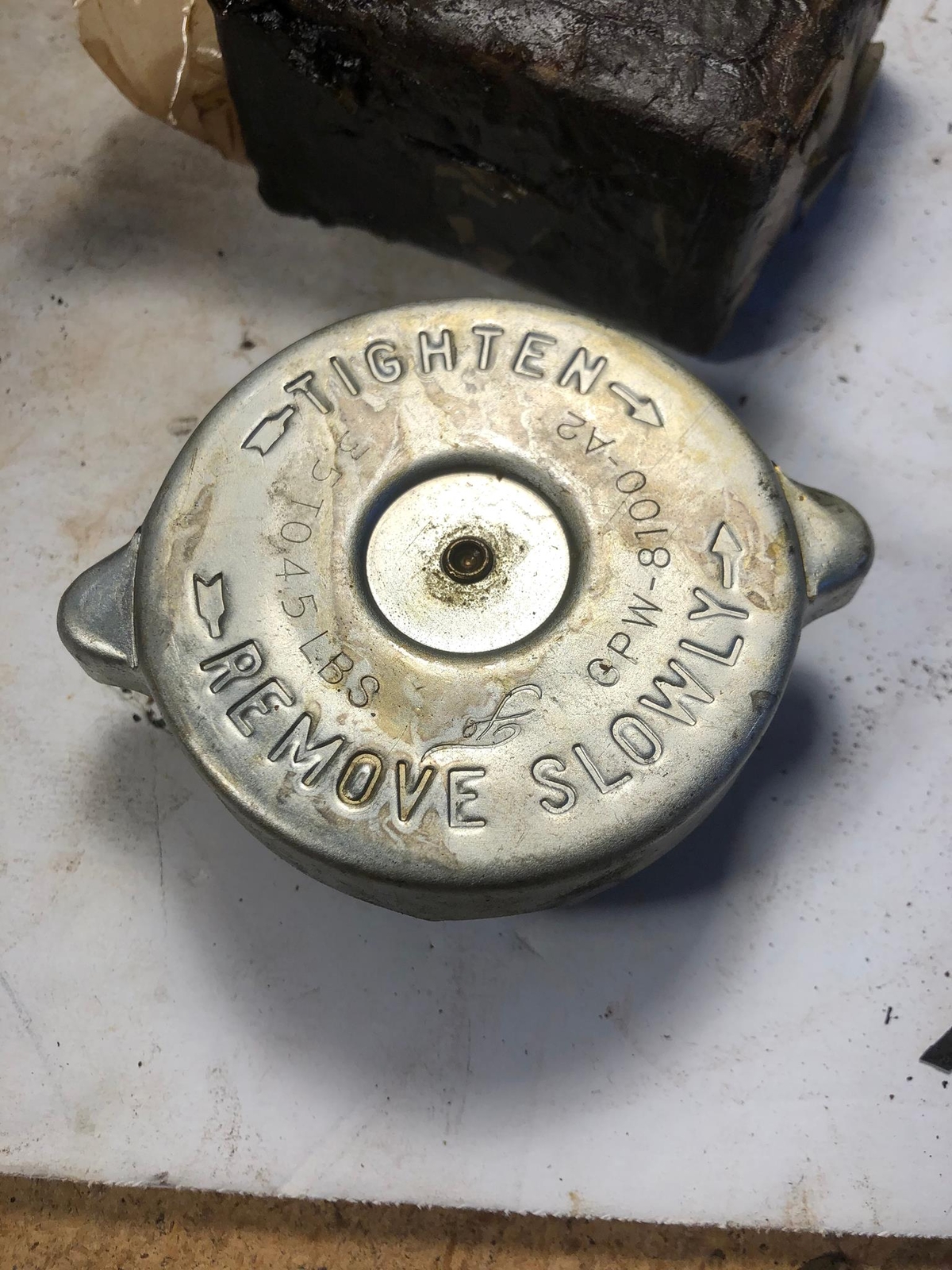1943-1945 NOS Ford GPW-8100-A2 radiator cap Ford script 1943-1945 NOS Ford GPW-8100-A2 radiator cap Ford script