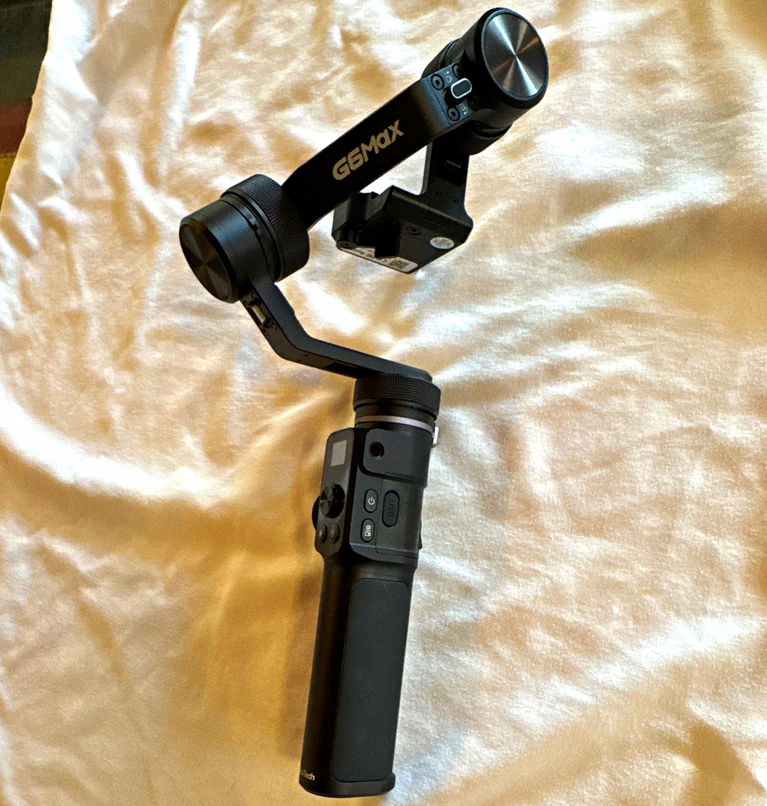 FeiyuTech G6 Max 3-Axis Gimbal Stabilizer 360° Rotation, handle unit only FeiyuTech G6 Max 3-Axis Gimbal Stabilizer 360° Rotation, handle unit only