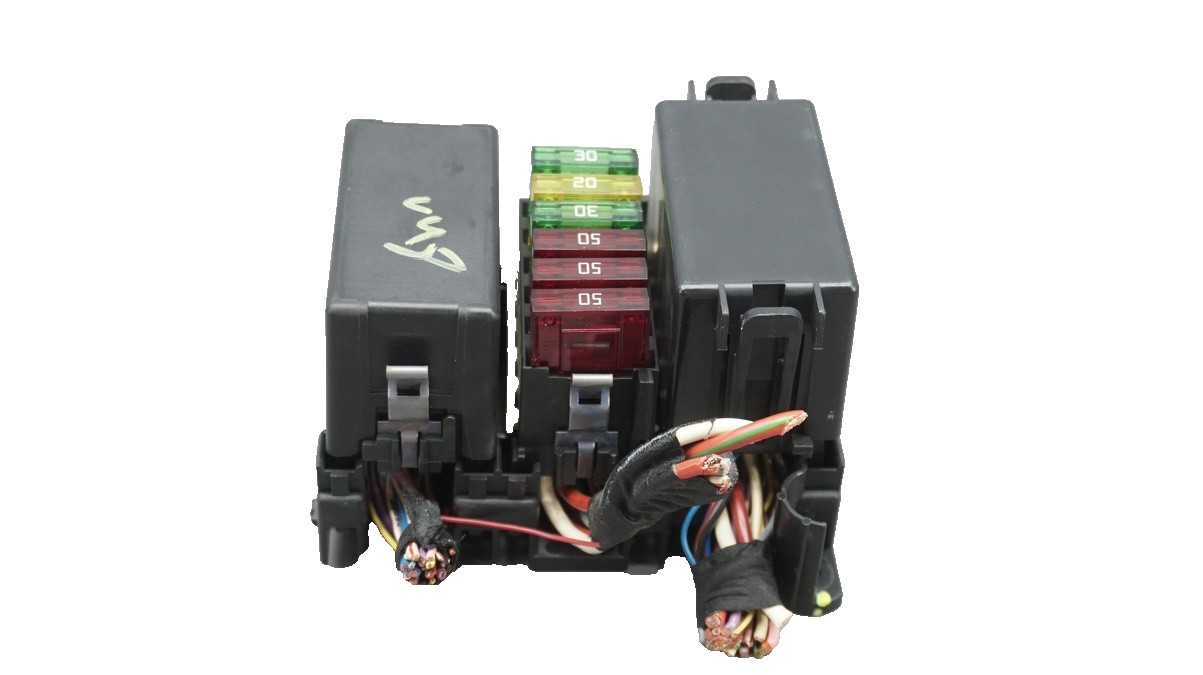 2004-2008 Maserati Quattroporte M139 Rear Trunk Lid Fuse Relay Junction Box OEM