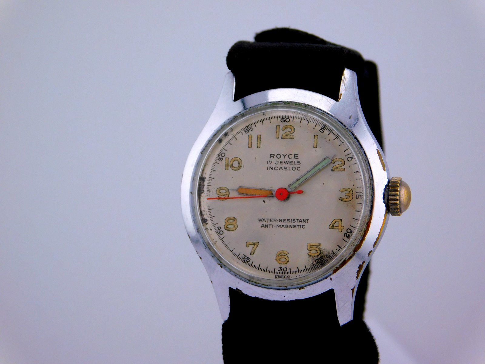 VINTAGE ROYCE MILITARY STYLE 17J SWISS MENS WRISTWATCH SERVICED RARE C.1940s