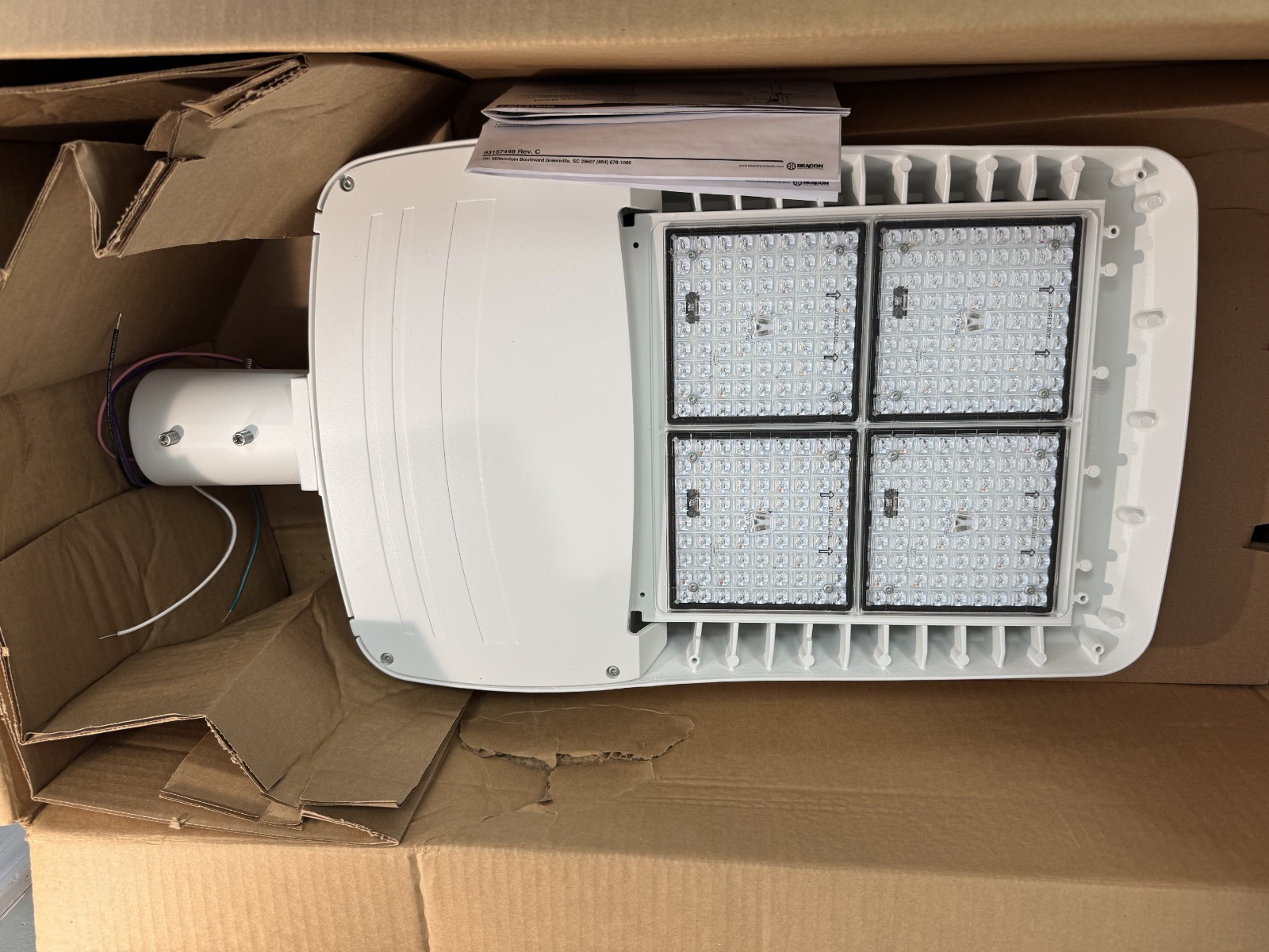 *NEW* Beacon Viper 2 VP-2-320L-255 LED Area Light 255W 4000K 120-277V White