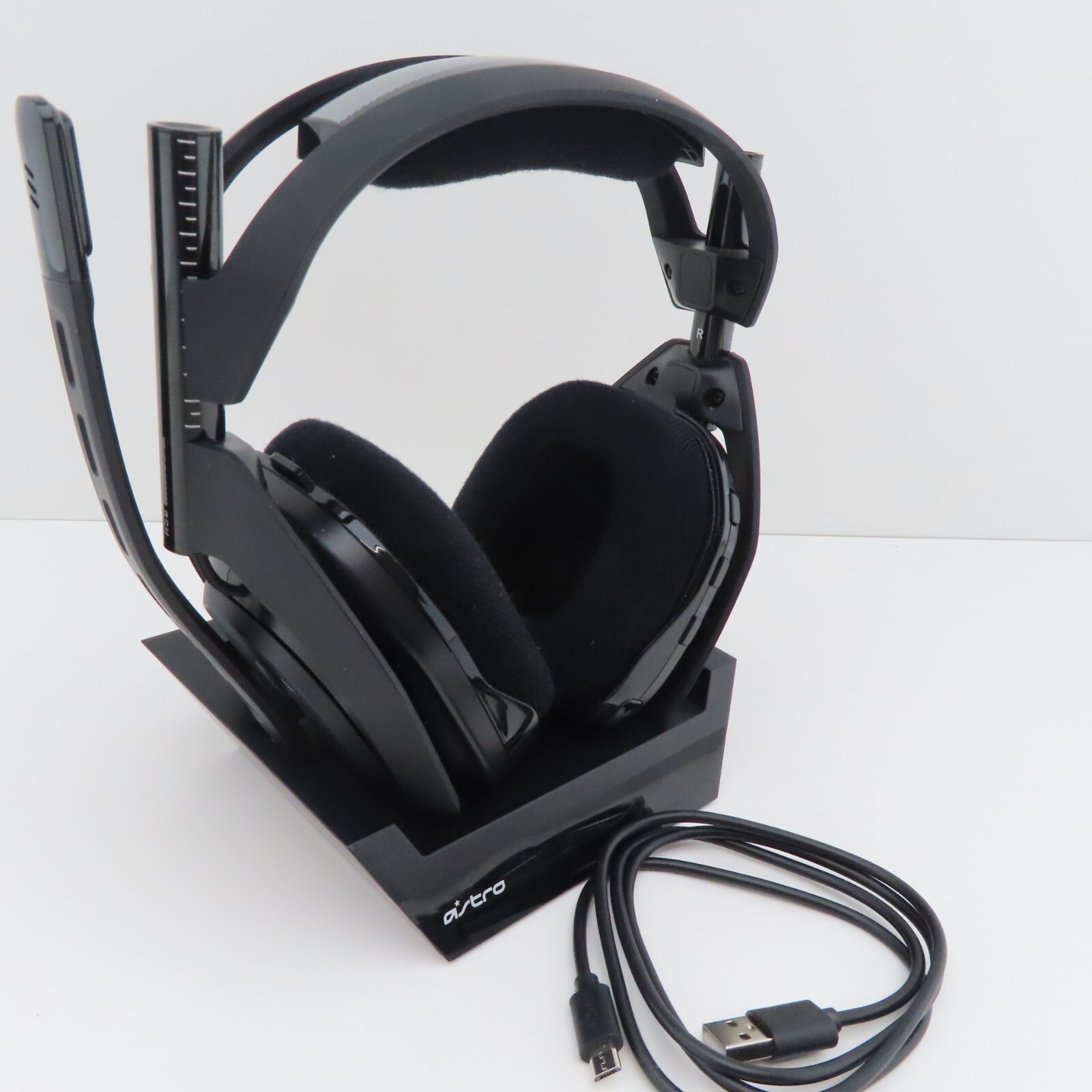Astro A50 PS/Playstation PC/Mac Wireless Gaming Headset + Base Station Black Astro A50 PS/Playstation PC/Mac Wireless Gaming Headset + Base Station Black