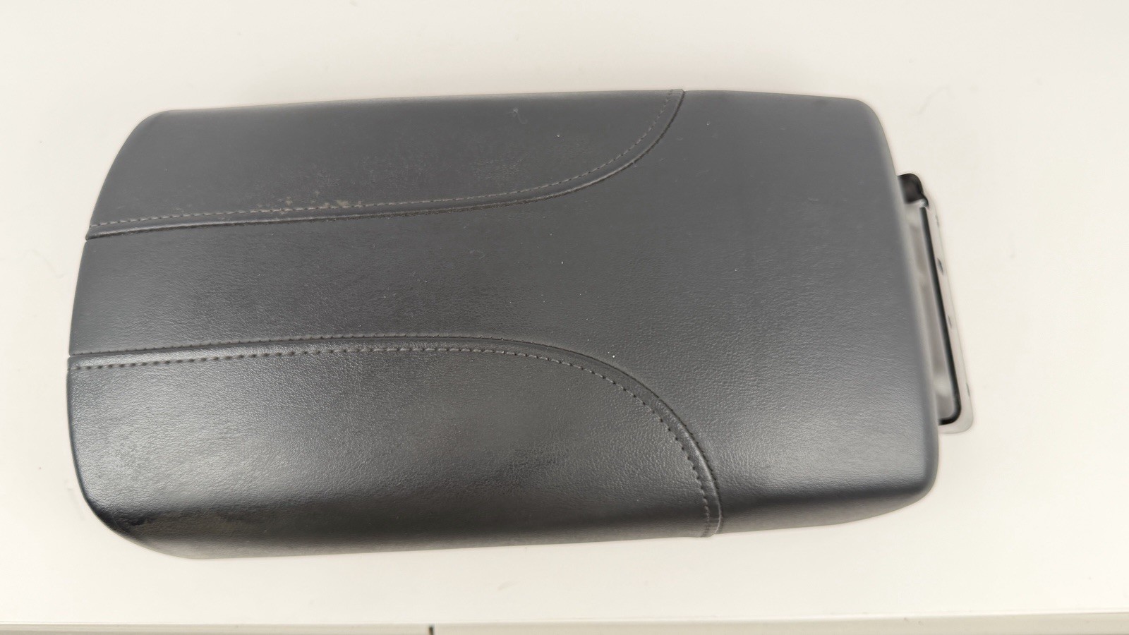 2017-2019 Nissan Rogue Center Console Armrest Lid Black Leather OEM